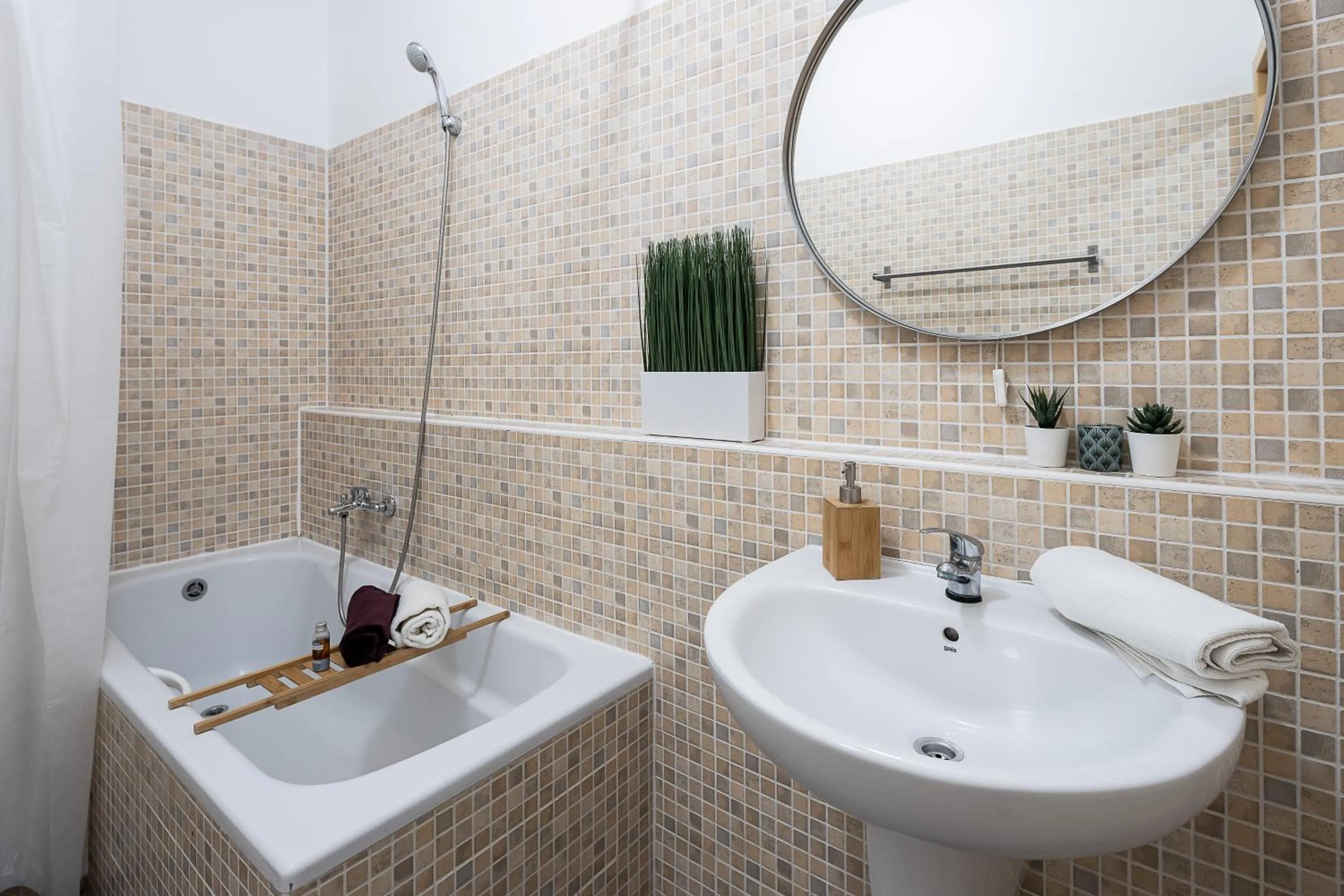 Bathroom in Central Passage Apartments by Vagabond Downtown