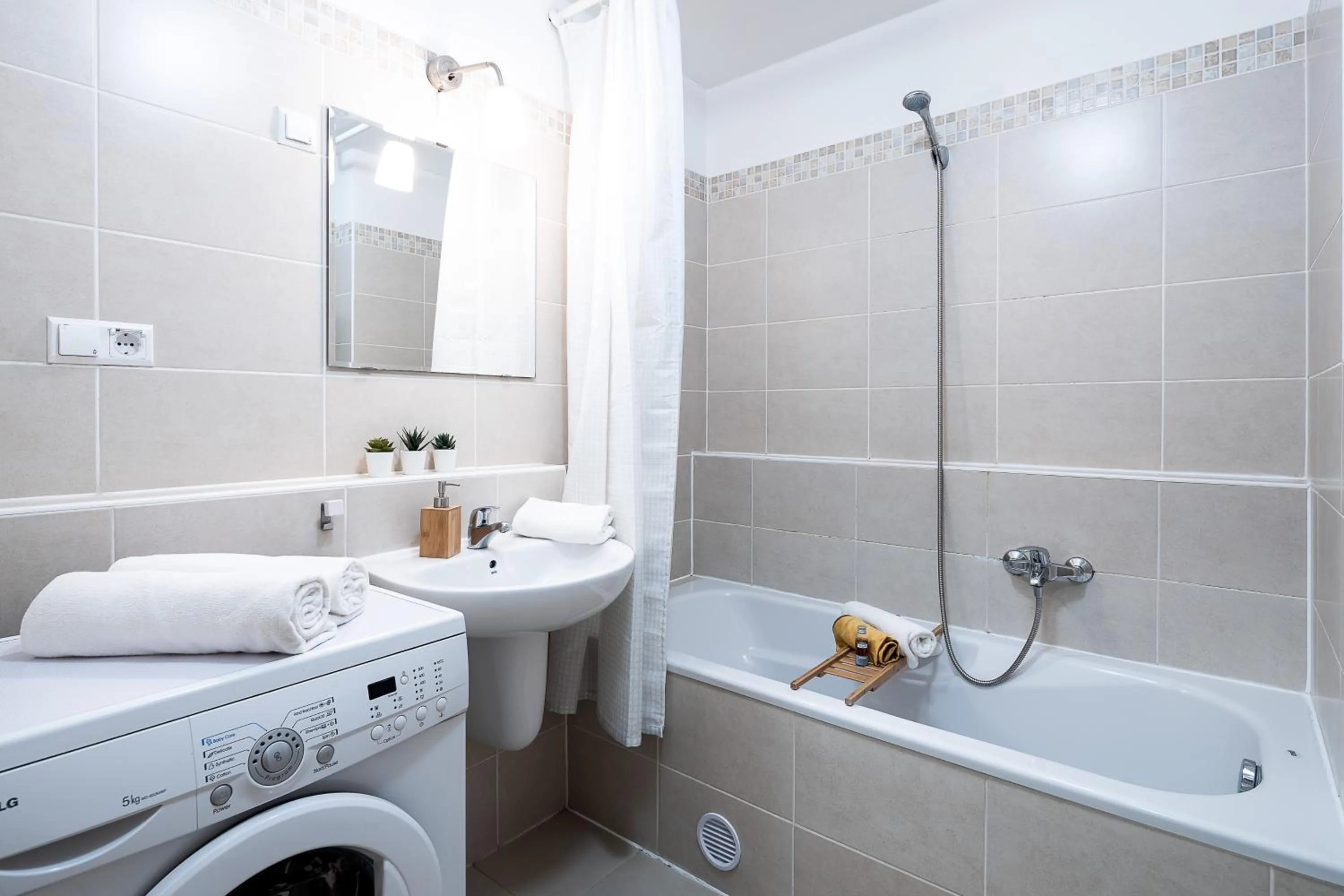 Bathroom in Central Passage Apartments by Vagabond Downtown