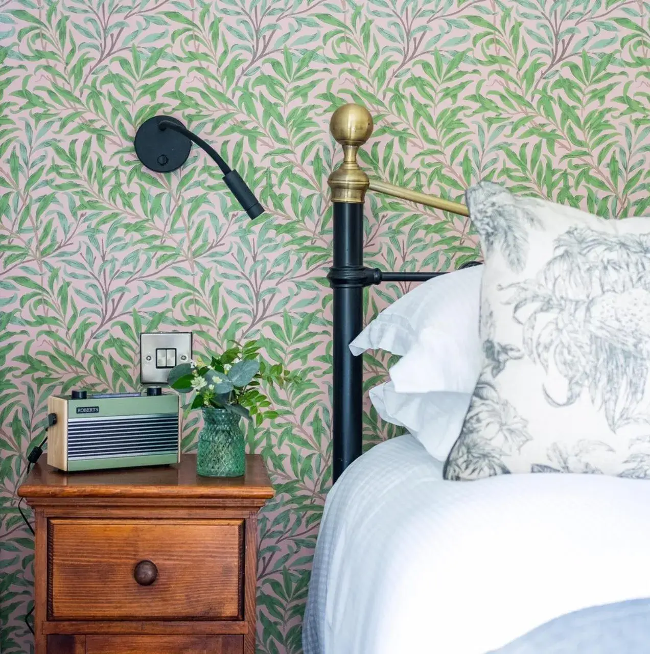 Garden, Bed in The Bell at Sapperton Garden, Bed in The Bell at Sapperton