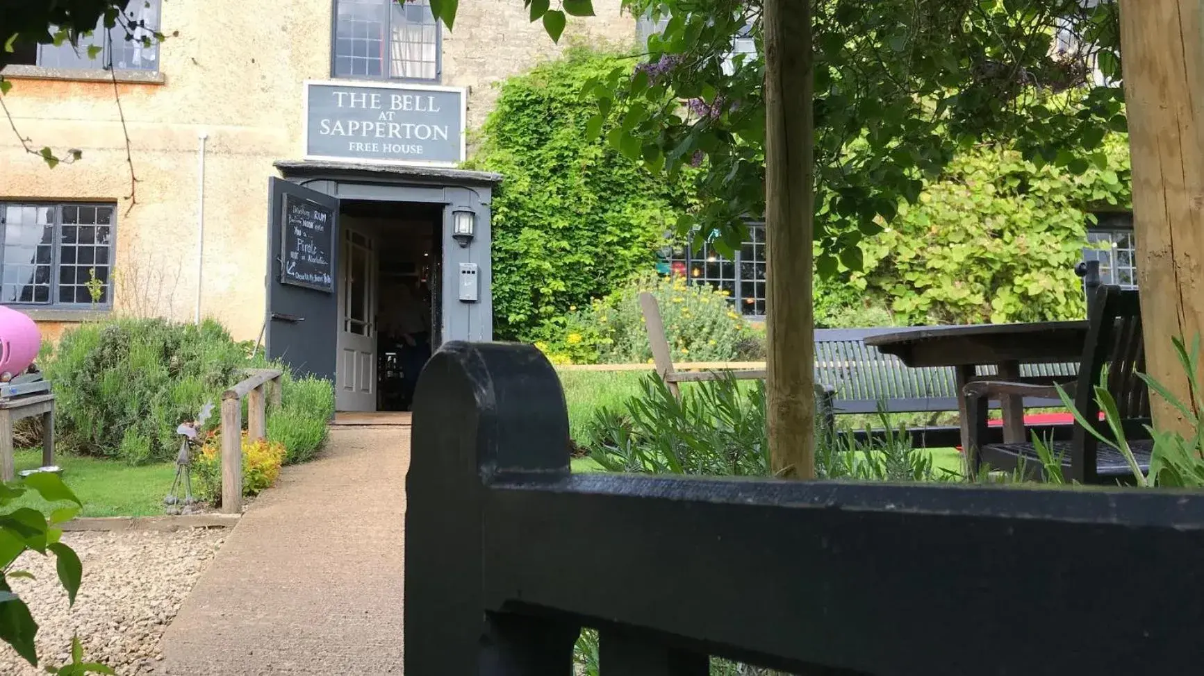 Property building in The Bell at Sapperton Property building in The Bell at Sapperton