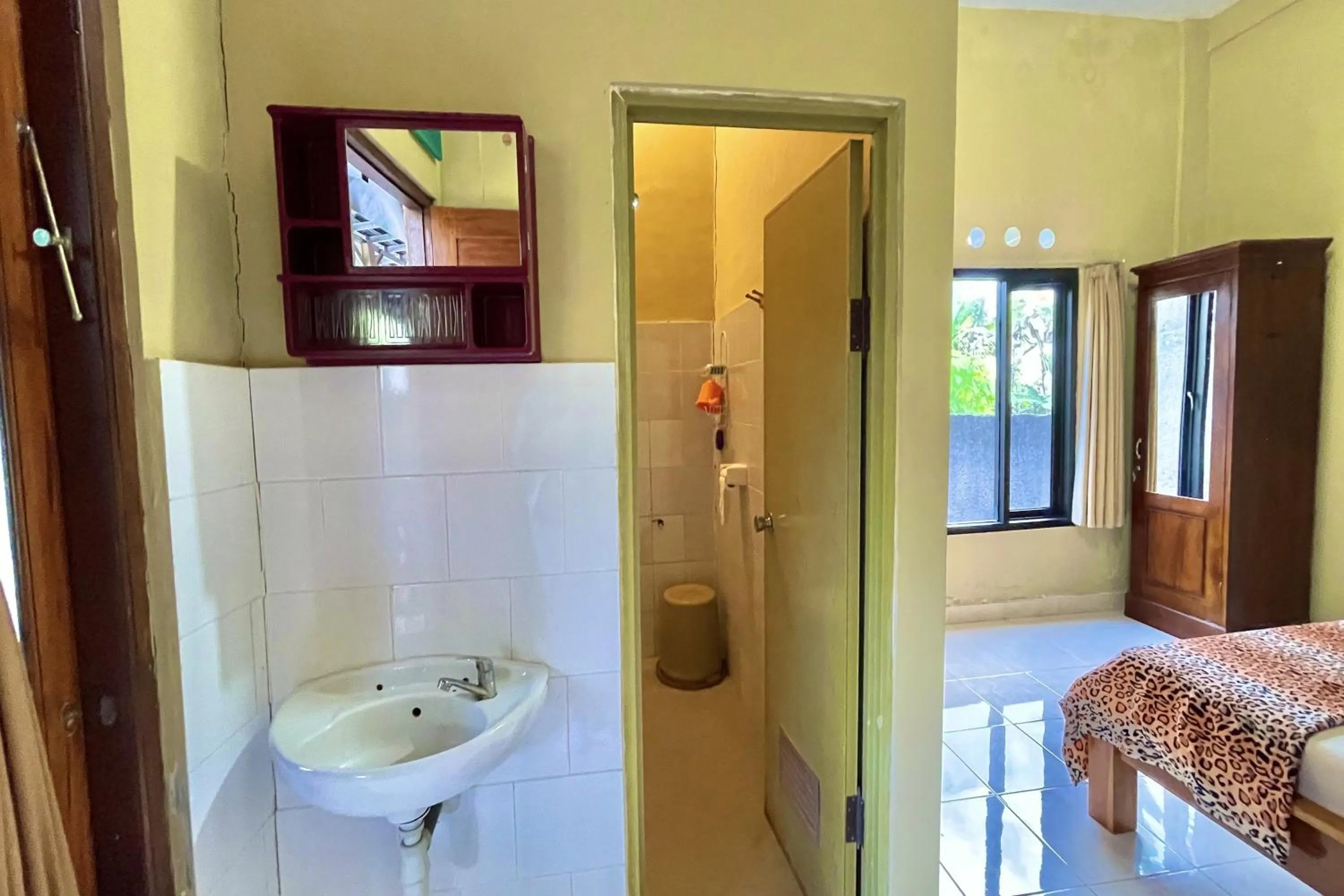 Shower, Bed in Mongan Homestay Beside The Belulang Hot Spring
