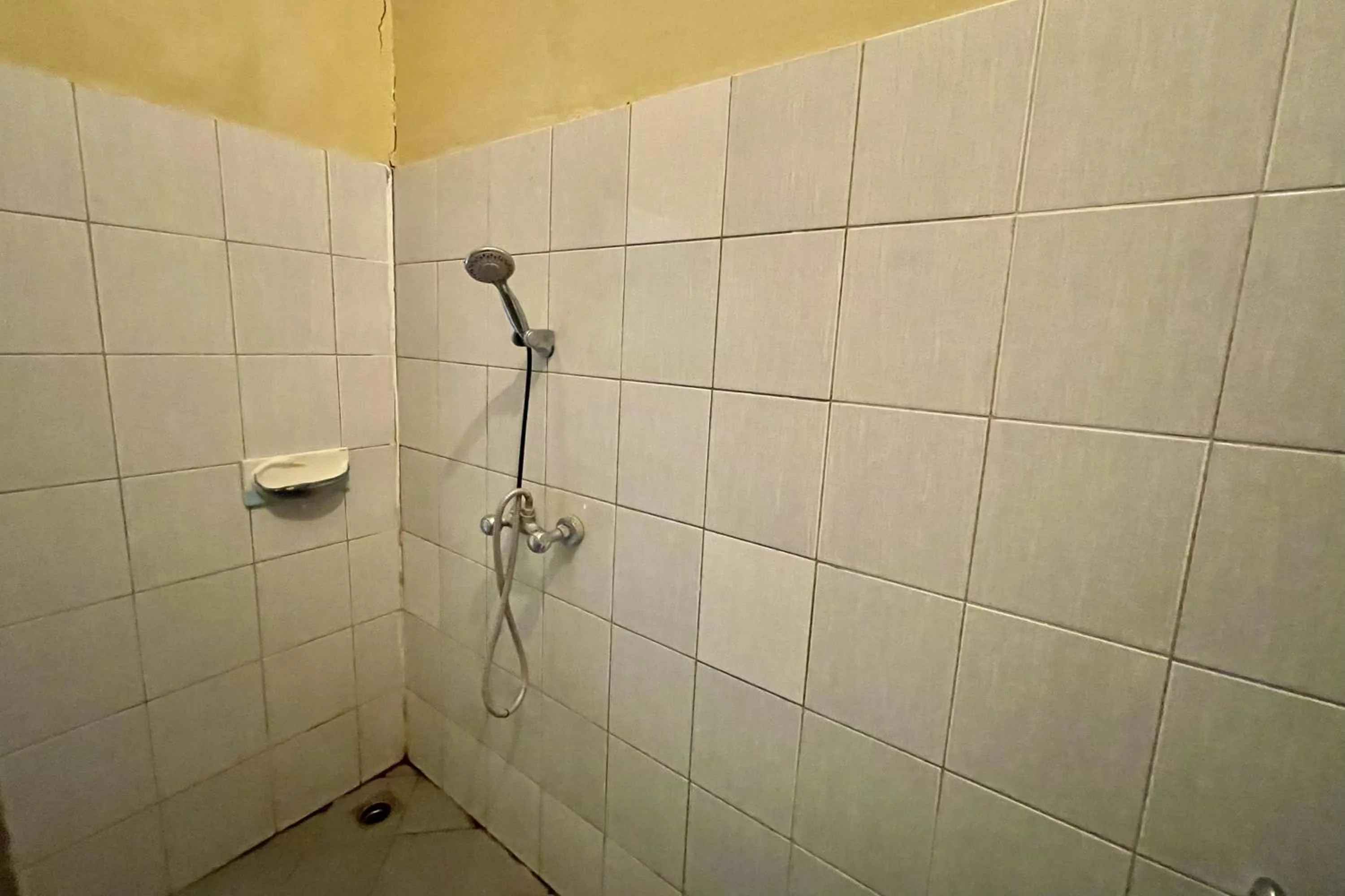 Shower in Mongan Homestay Beside The Belulang Hot Spring