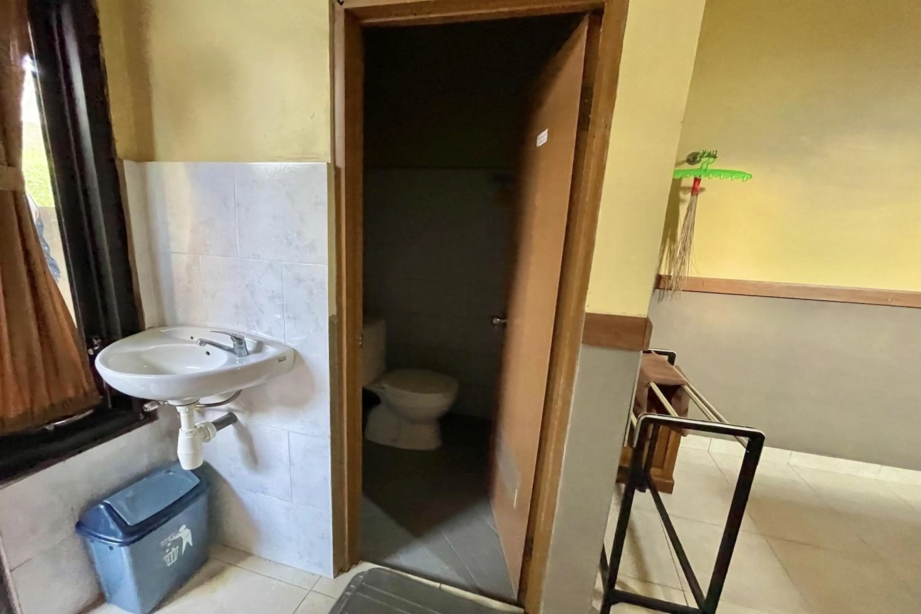 Toilet in Mongan Homestay Beside The Belulang Hot Spring