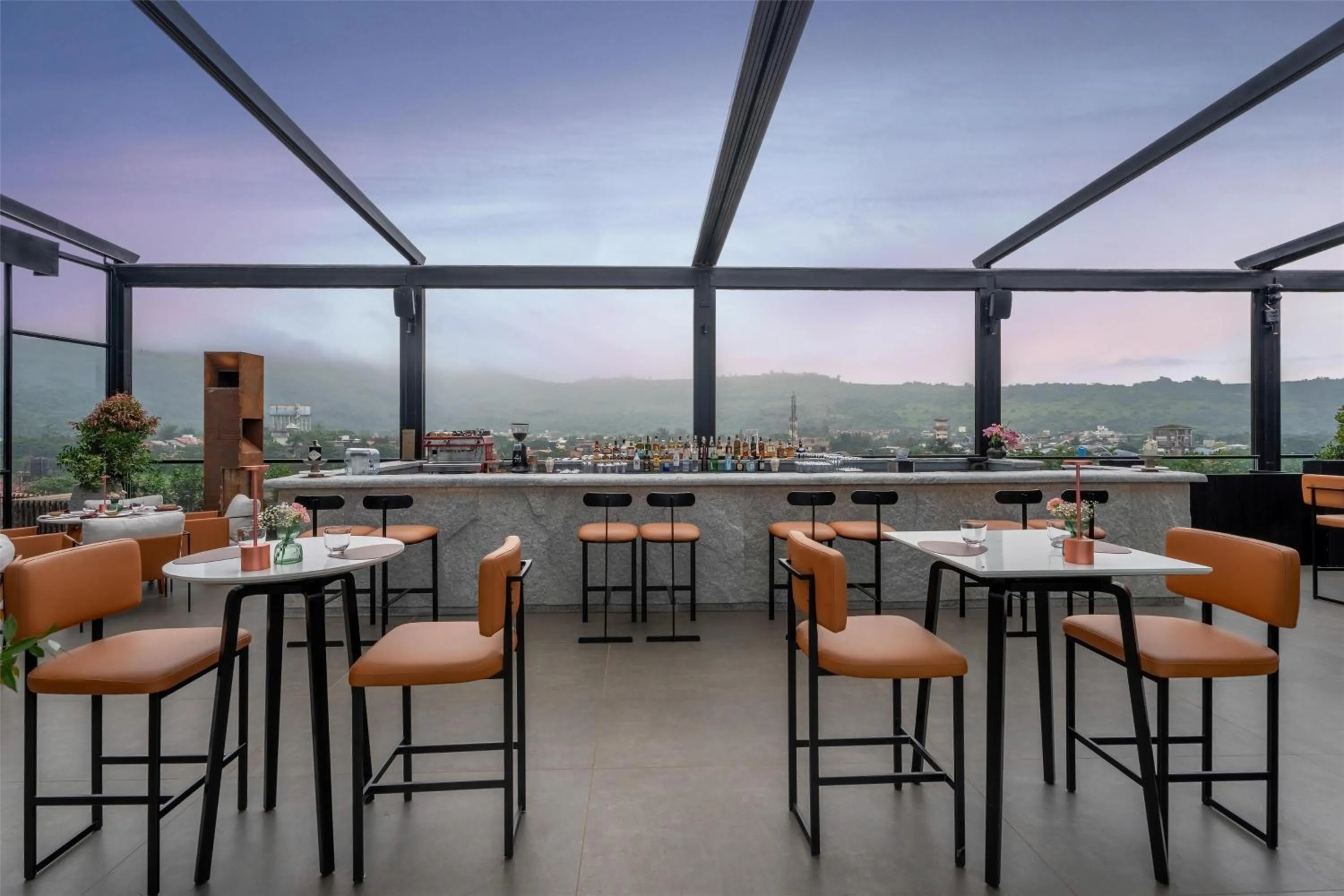 Lounge or bar in Radisson Resort and Spa Lonavala