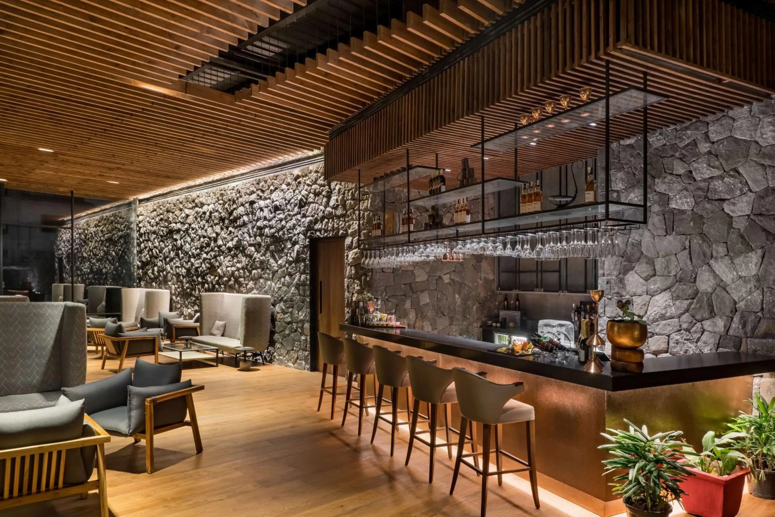 Lounge or bar in Radisson Resort and Spa Lonavala