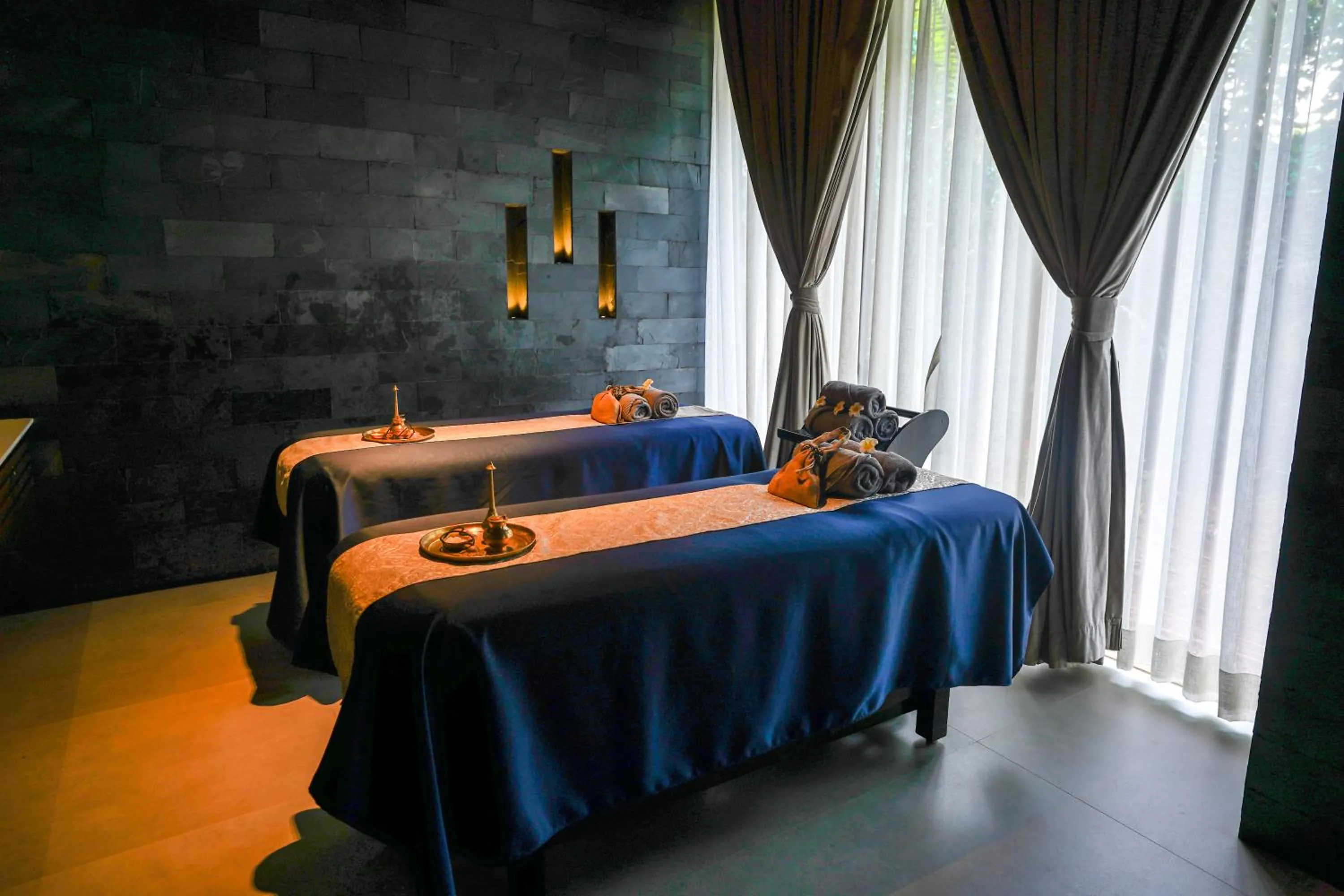 Spa and wellness centre/facilities, Bed in Radisson Resort and Spa Lonavala