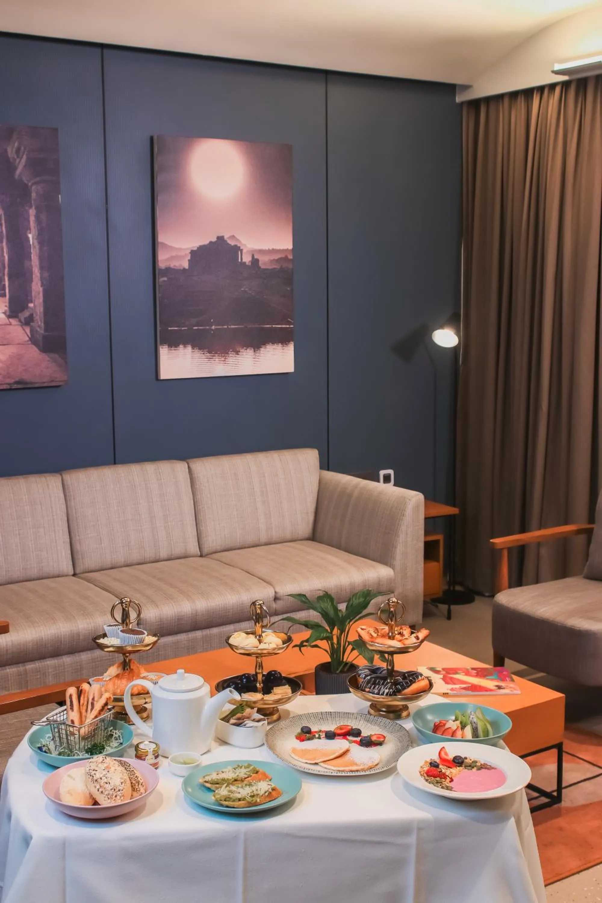 Food and drinks in Radisson Resort and Spa Lonavala