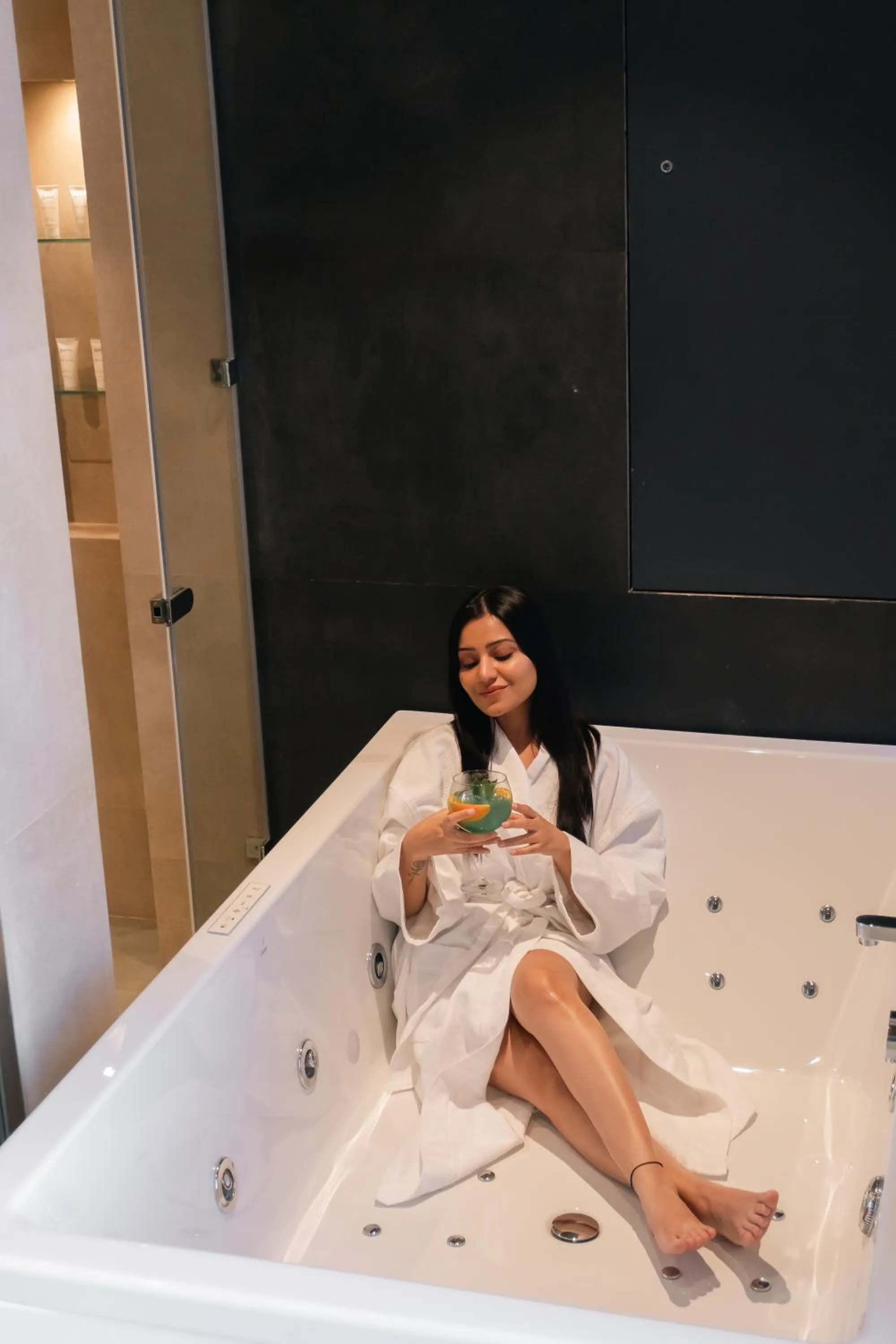 Bath in Radisson Resort and Spa Lonavala