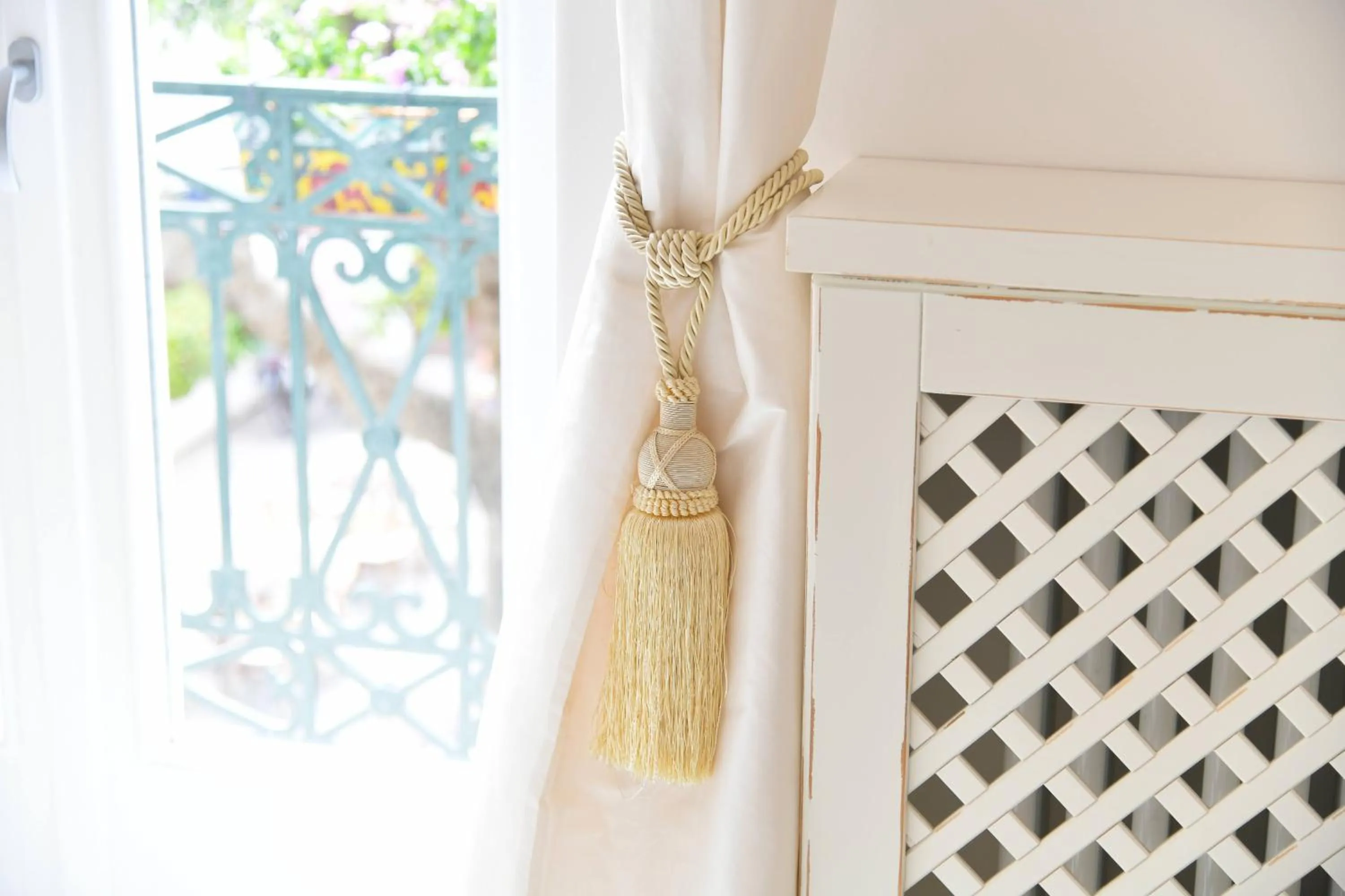 Decorative detail in Queen Suite - Luxury Rooms