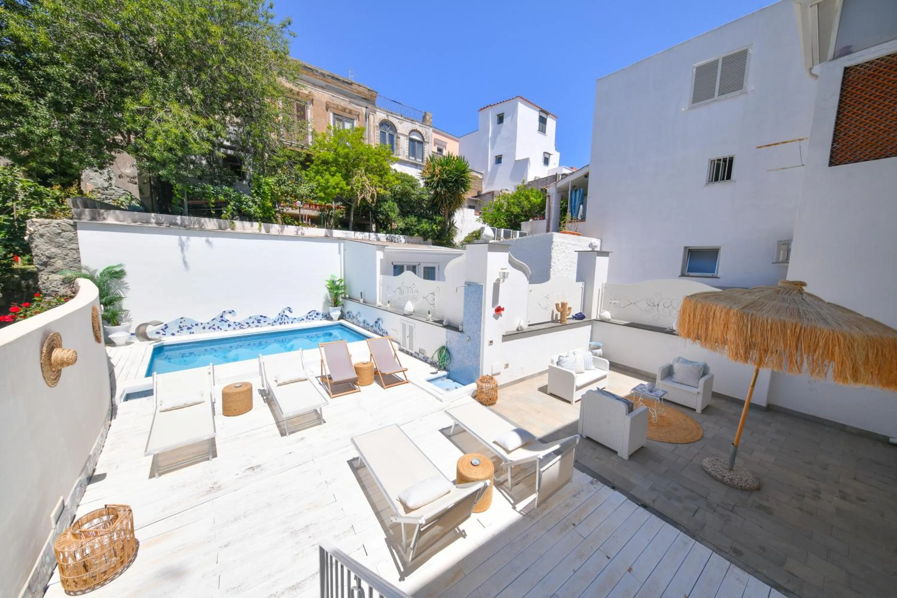 Queen Suite - Luxury Rooms