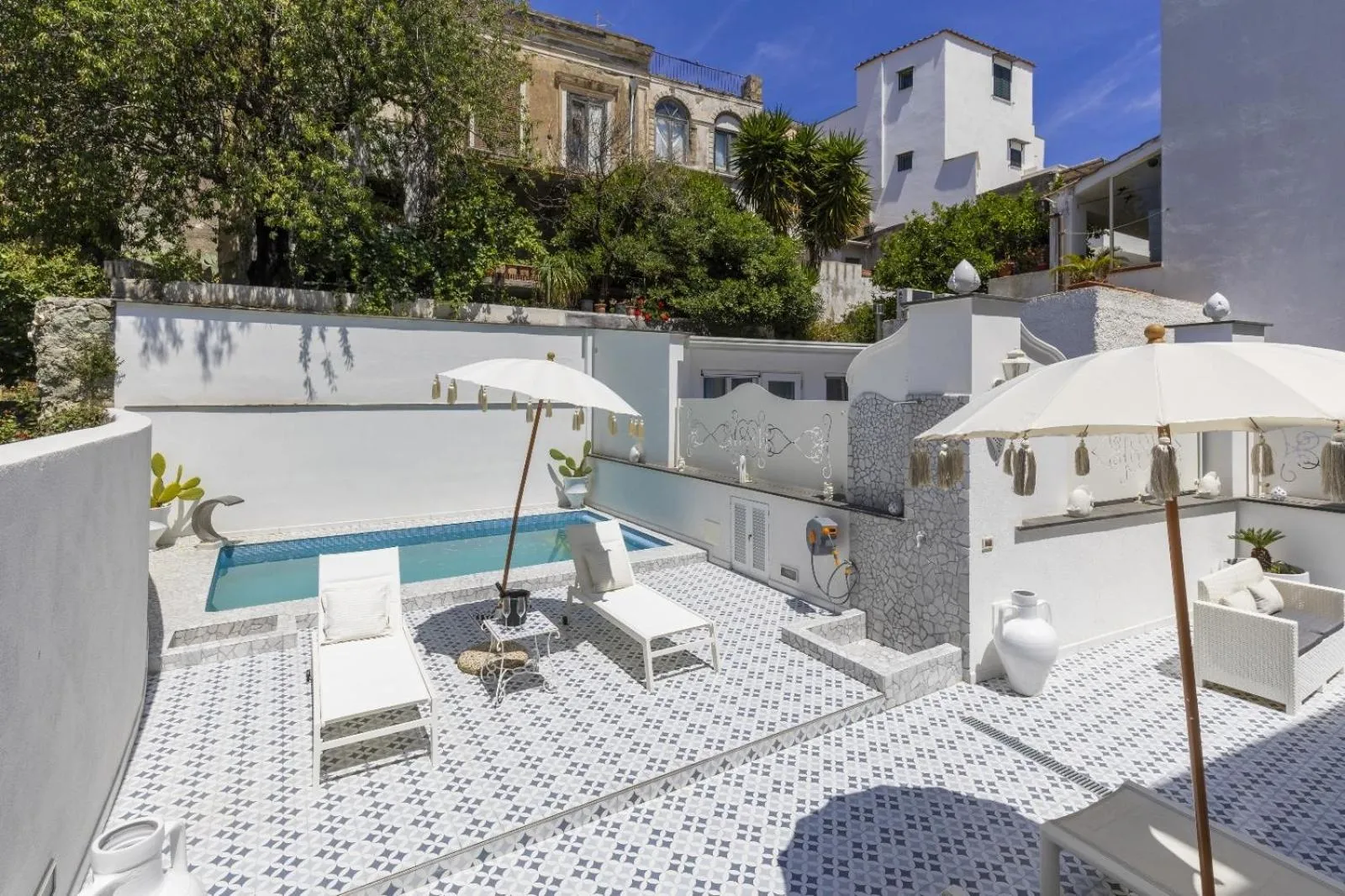 Queen Suite - Luxury Rooms