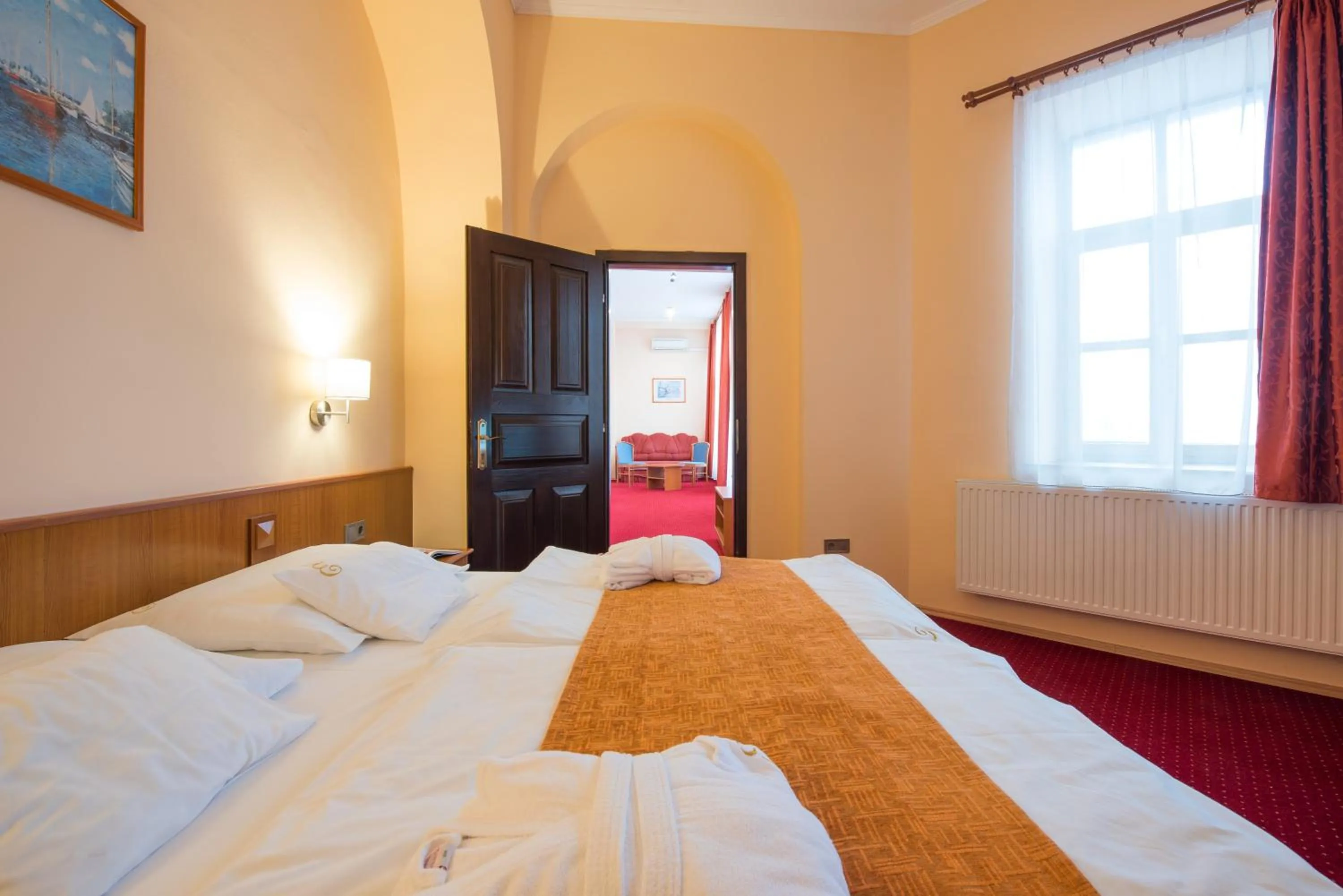 Photo of the whole room, Bed in Erzsébet Park Hotel