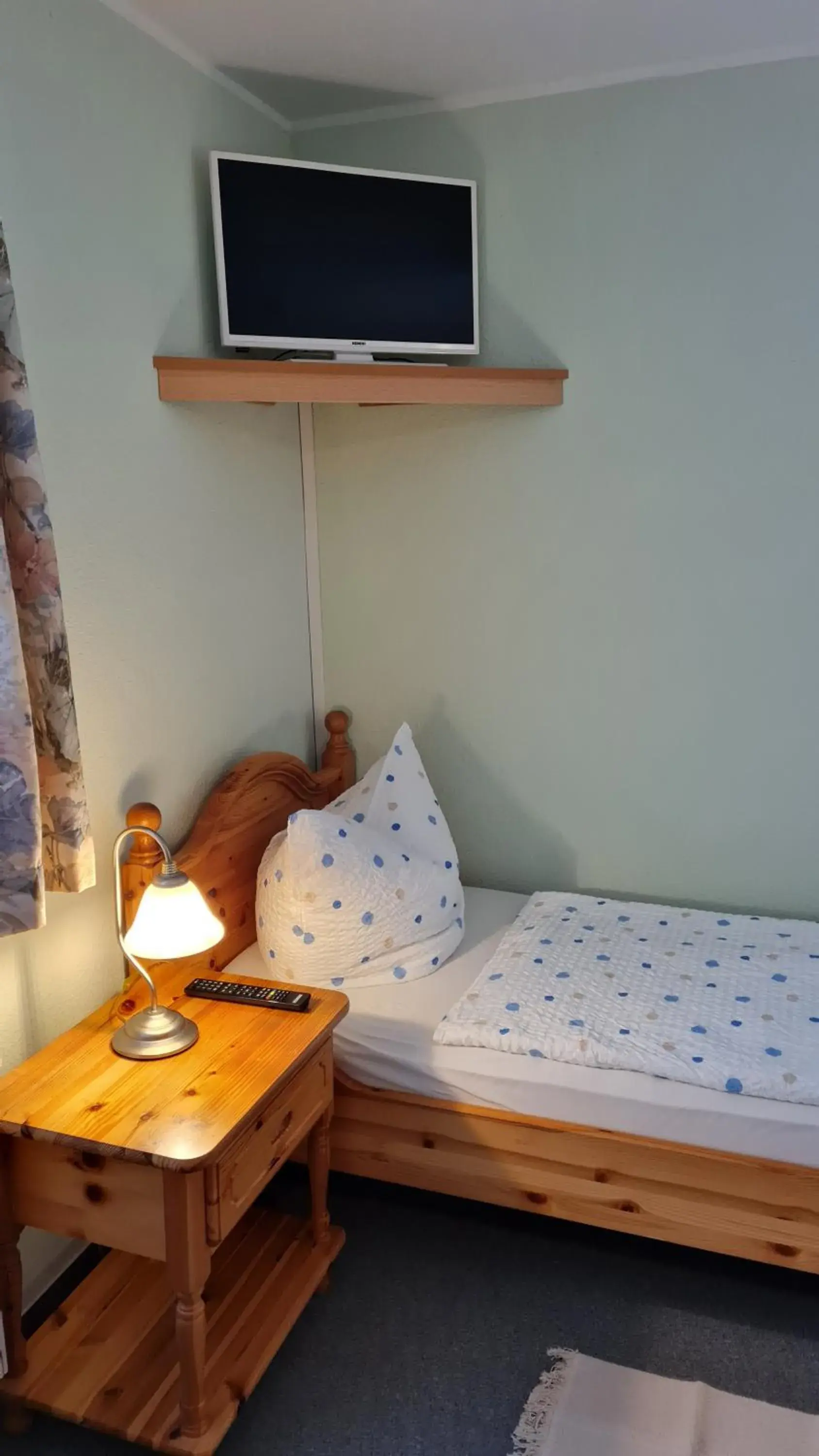 Photo of the whole room, Bed in Pension Breitenborn Photo of the whole room, Bed in Pension Breitenborn