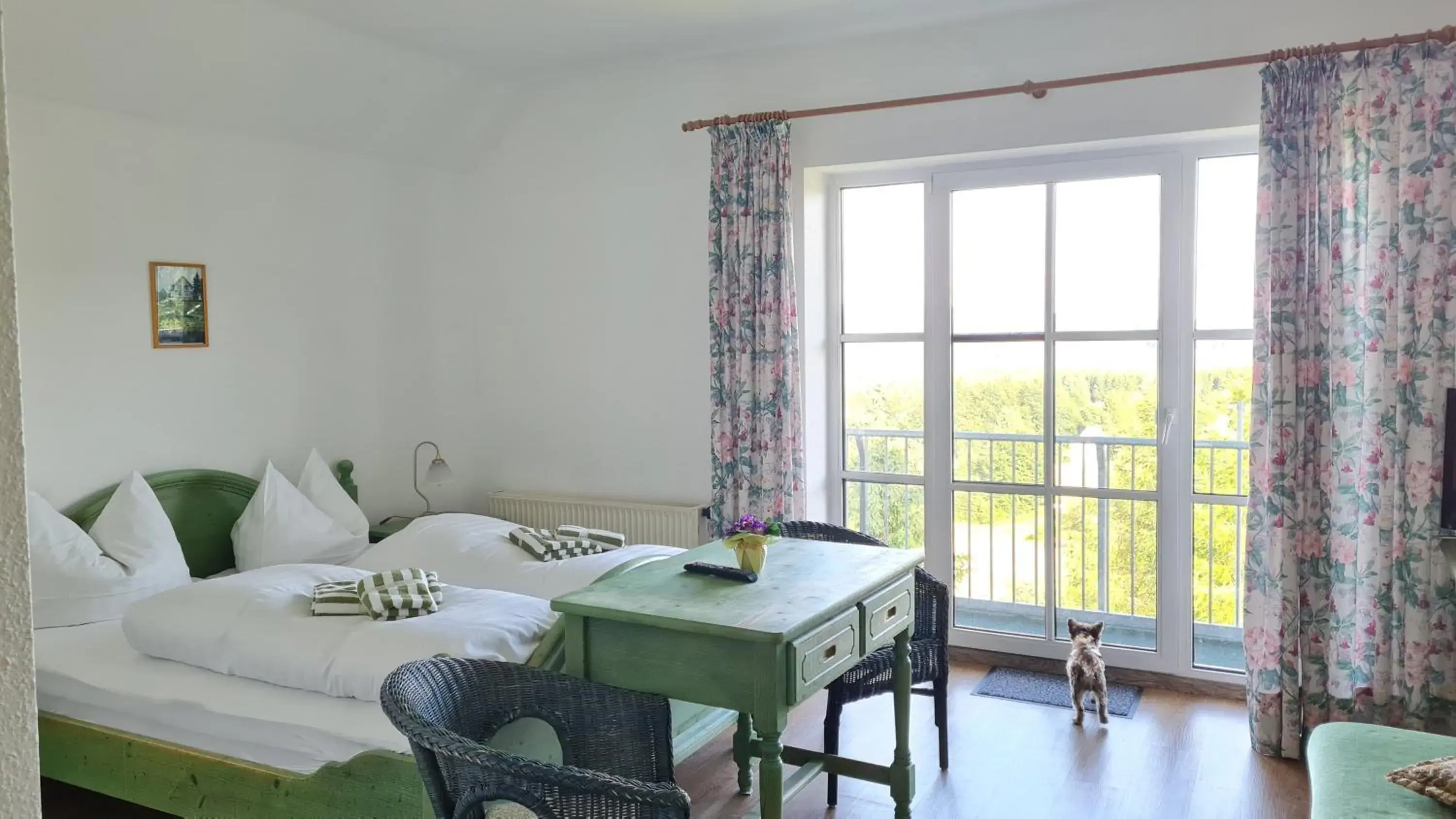 Photo of the whole room, Bed in Pension Breitenborn Photo of the whole room, Bed in Pension Breitenborn