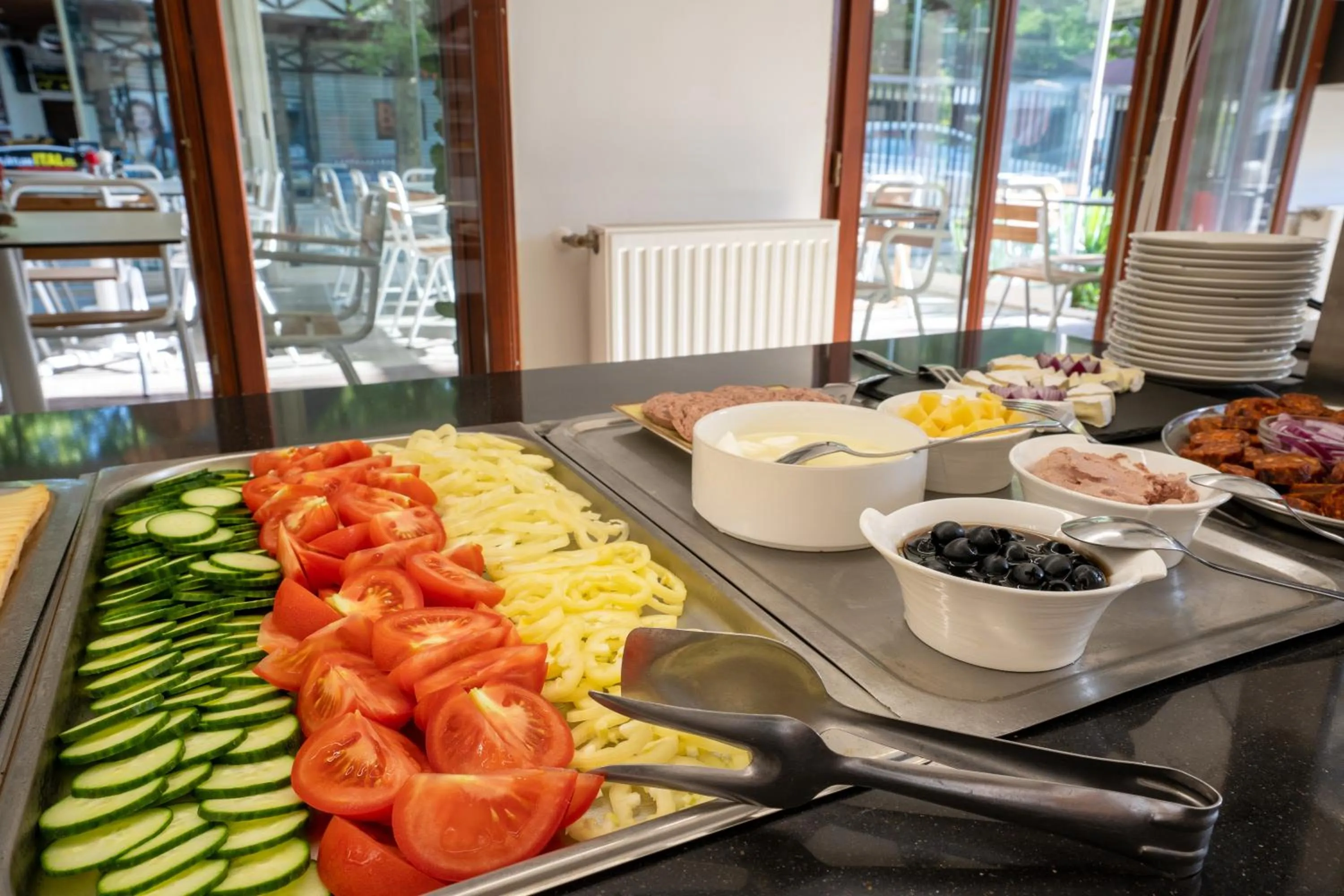 Buffet breakfast in Renegade Hotel