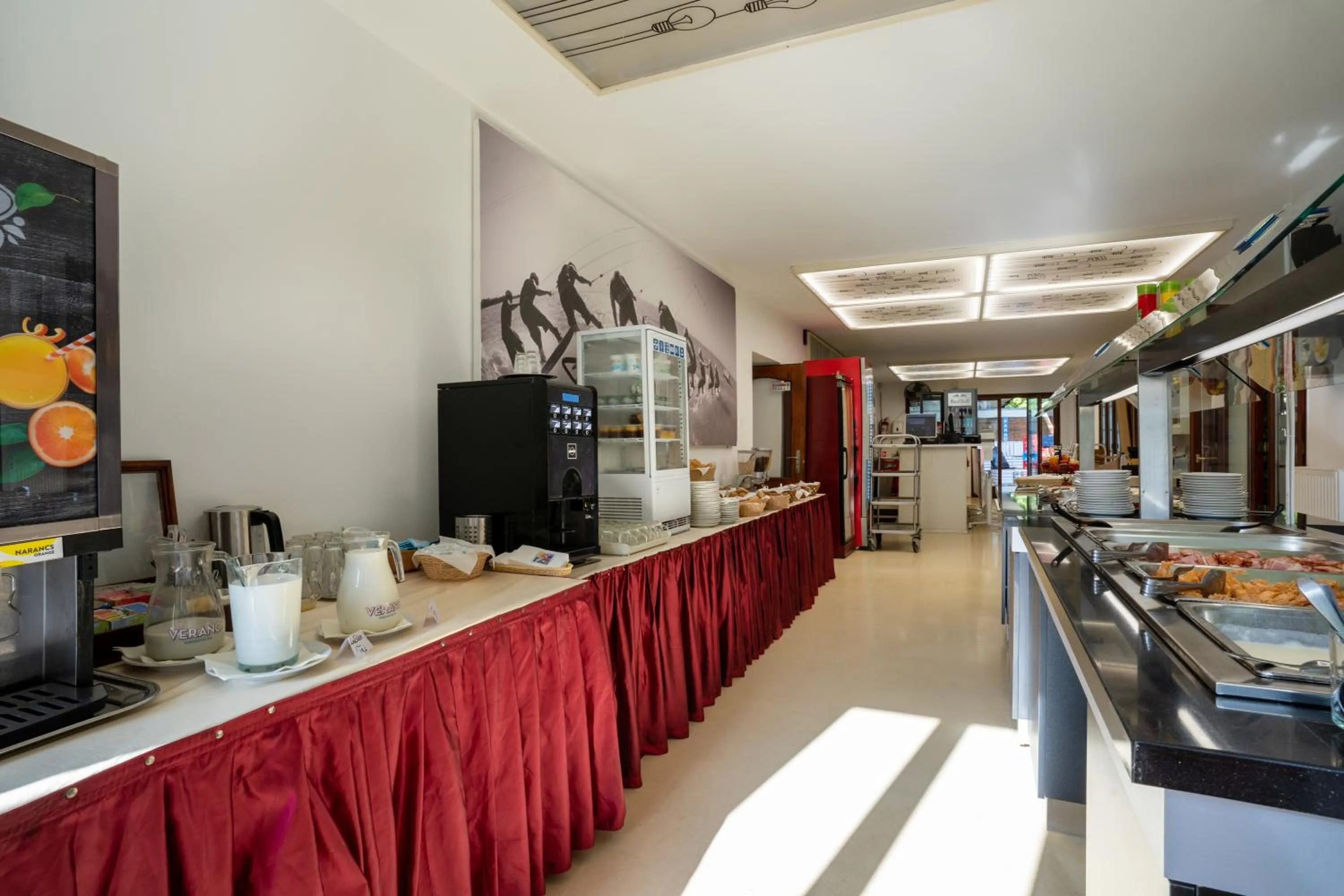 Buffet breakfast in Renegade Hotel