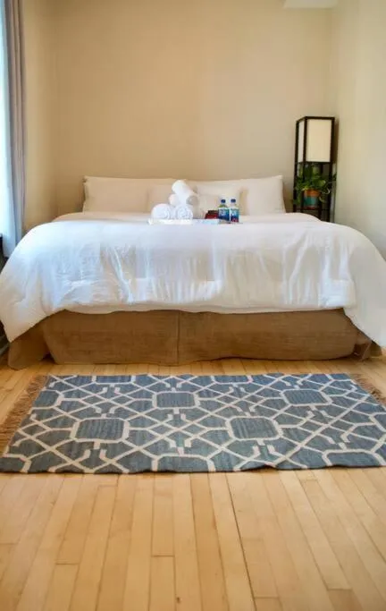 Bedroom, Bed in Sunny, Spacious, 3BR 1BA Davlin INN Chicago