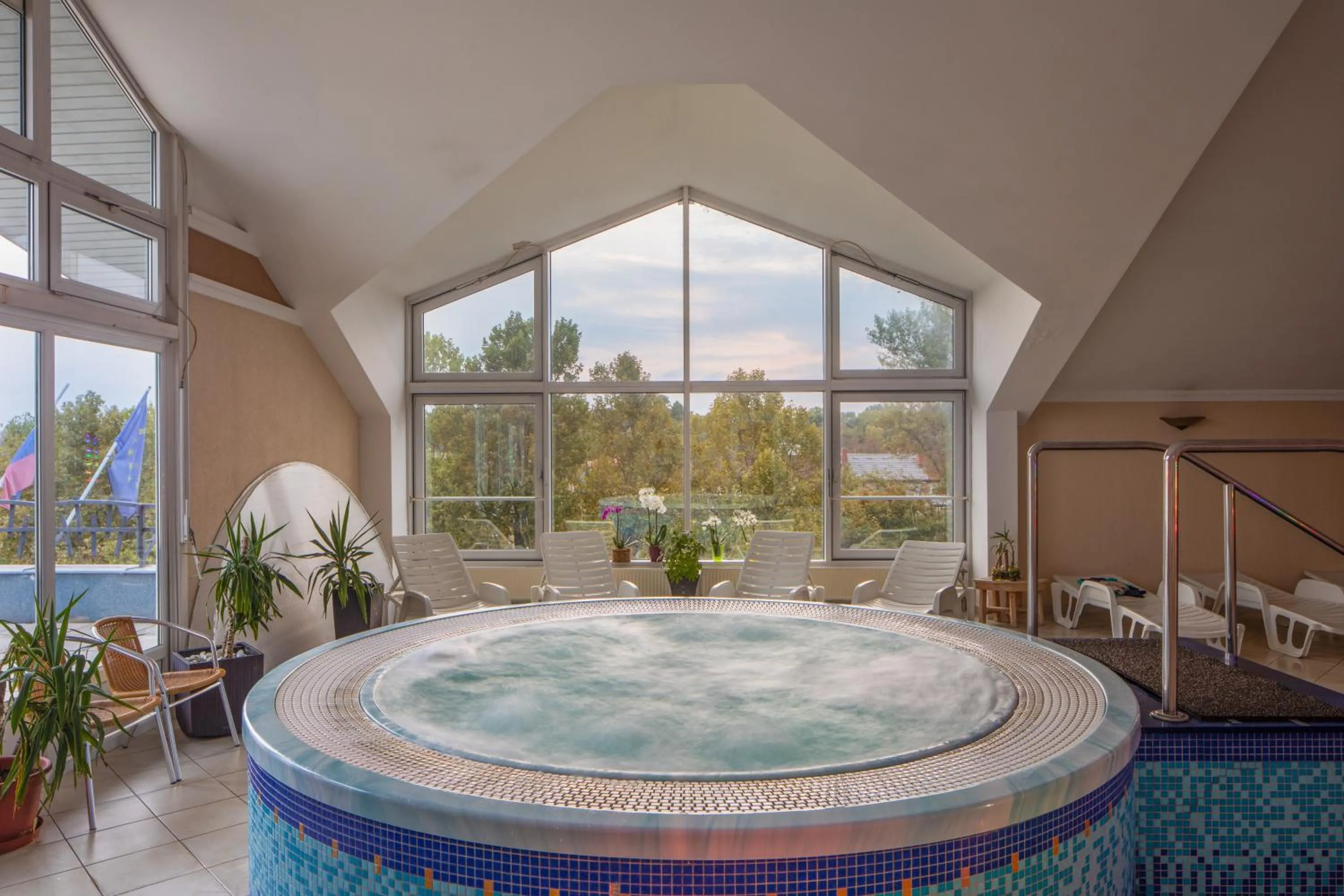 Hot Tub in Kristály Hotel