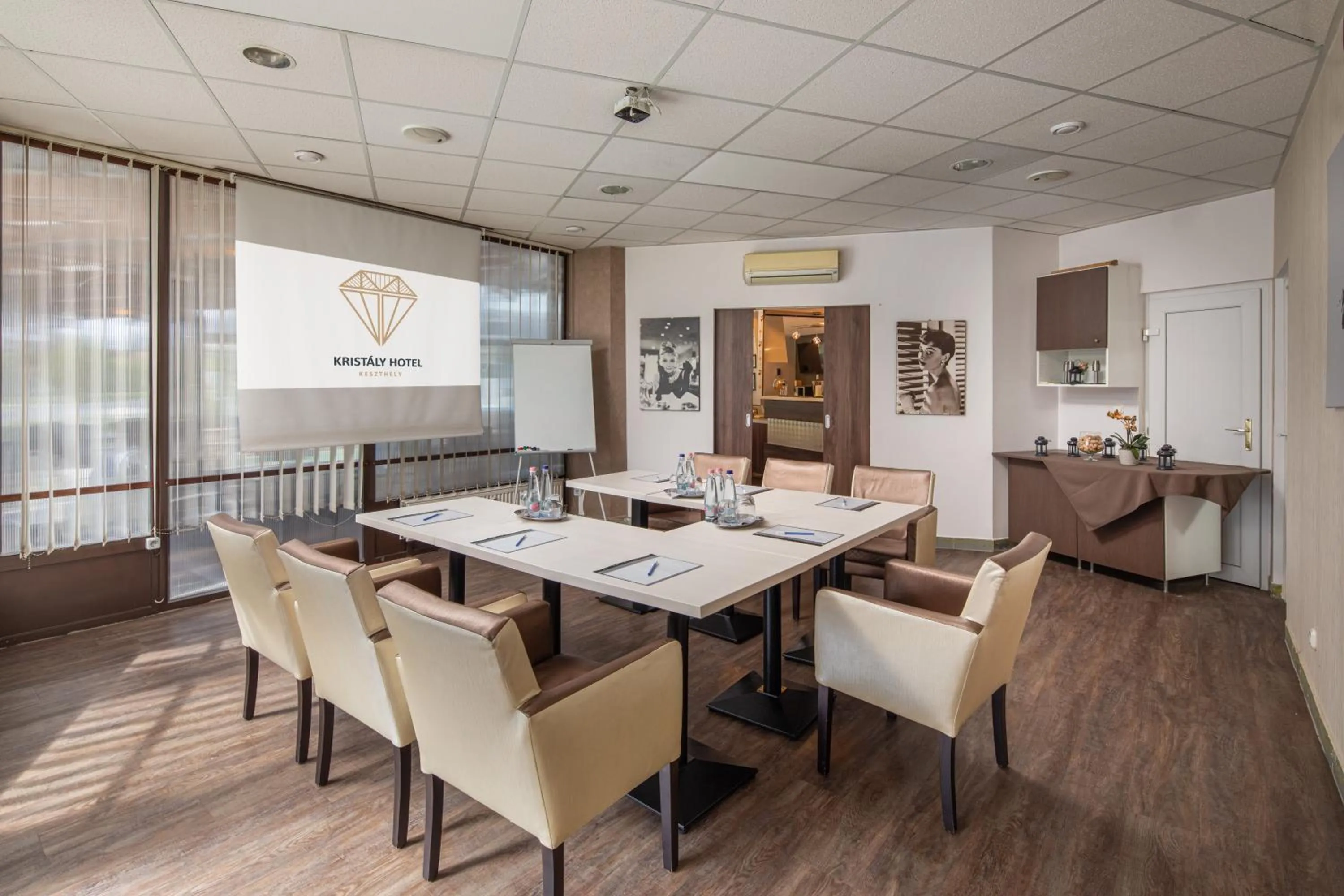 Meeting/conference room in Kristály Hotel