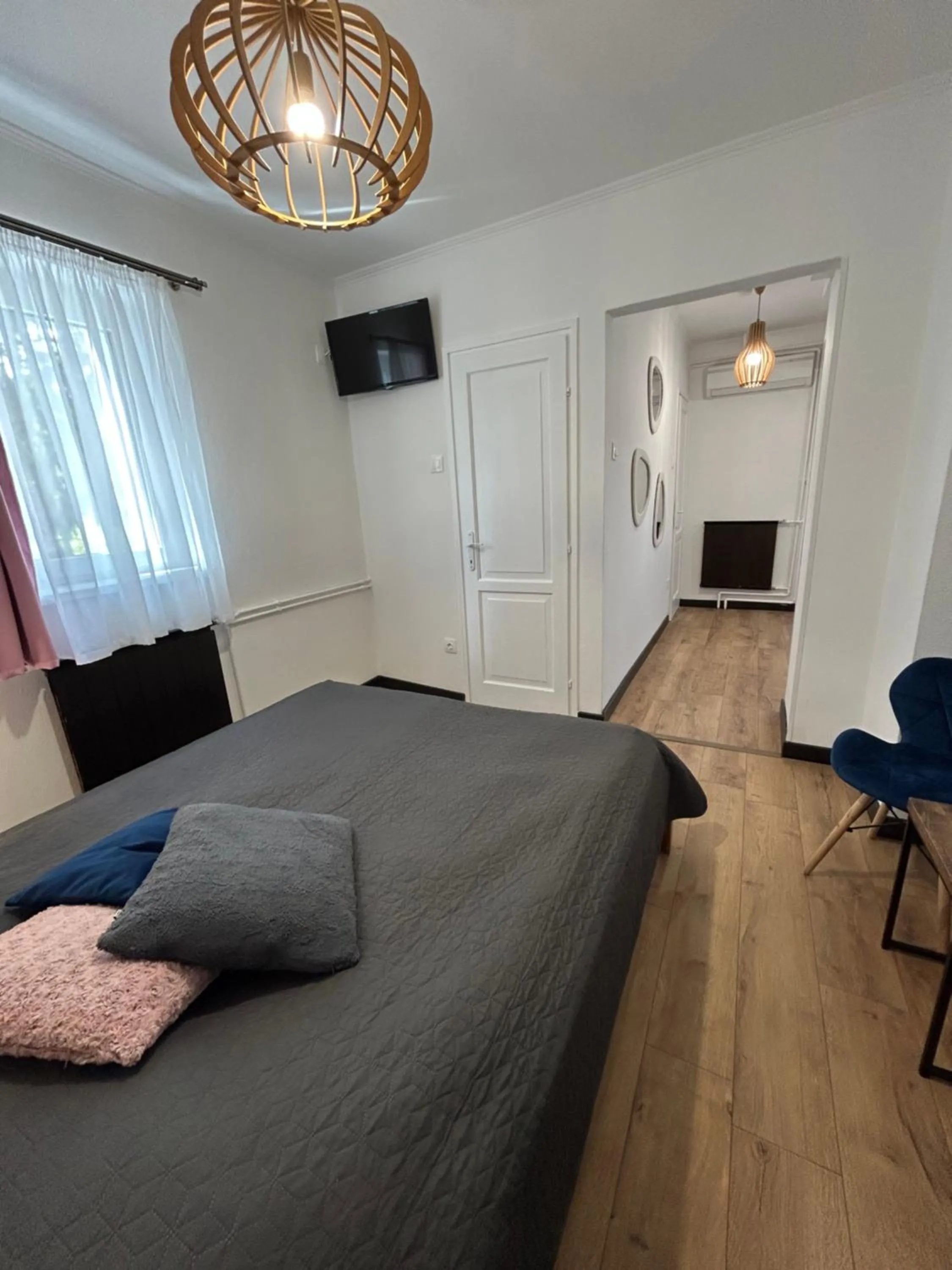 Bed in Caesar Apartments & Rooms