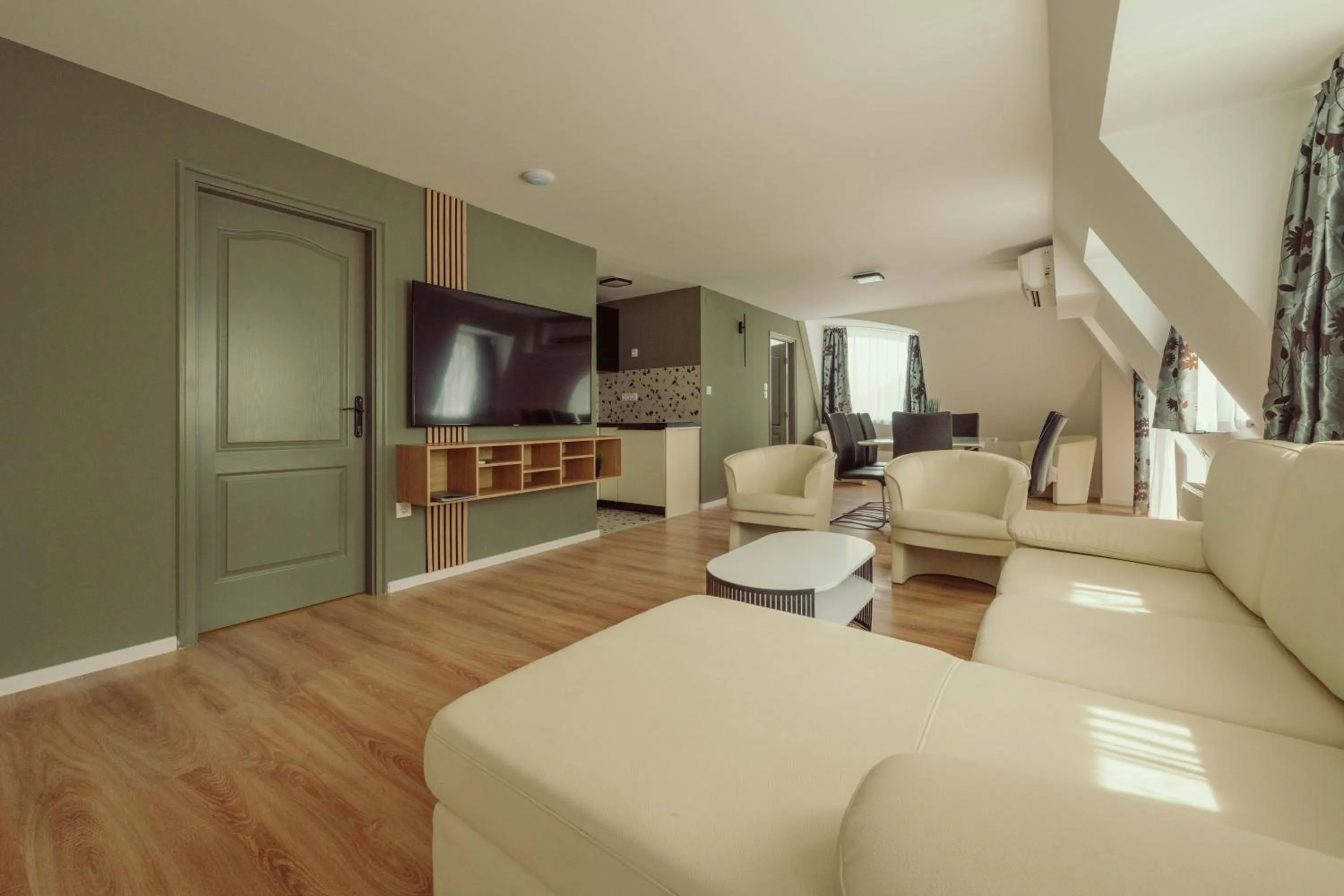 Caesar Apartments & Rooms