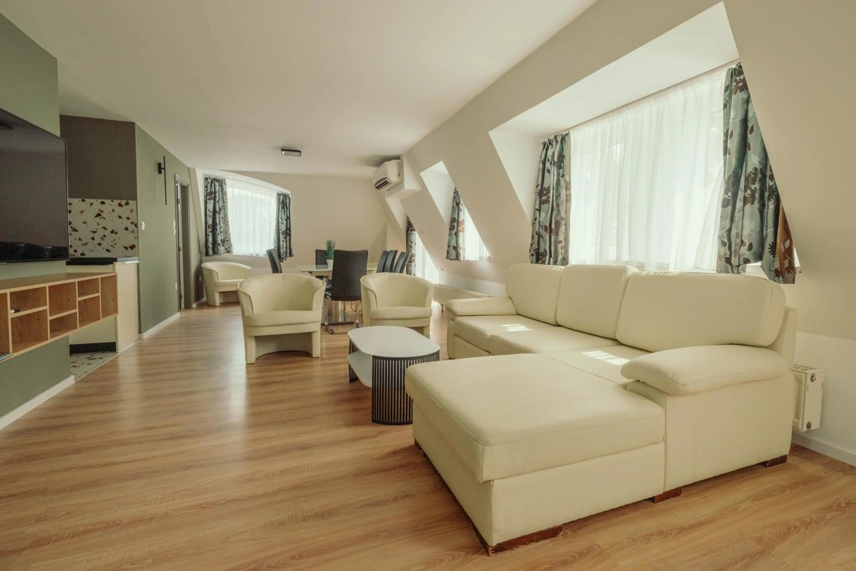 Caesar Apartments & Rooms