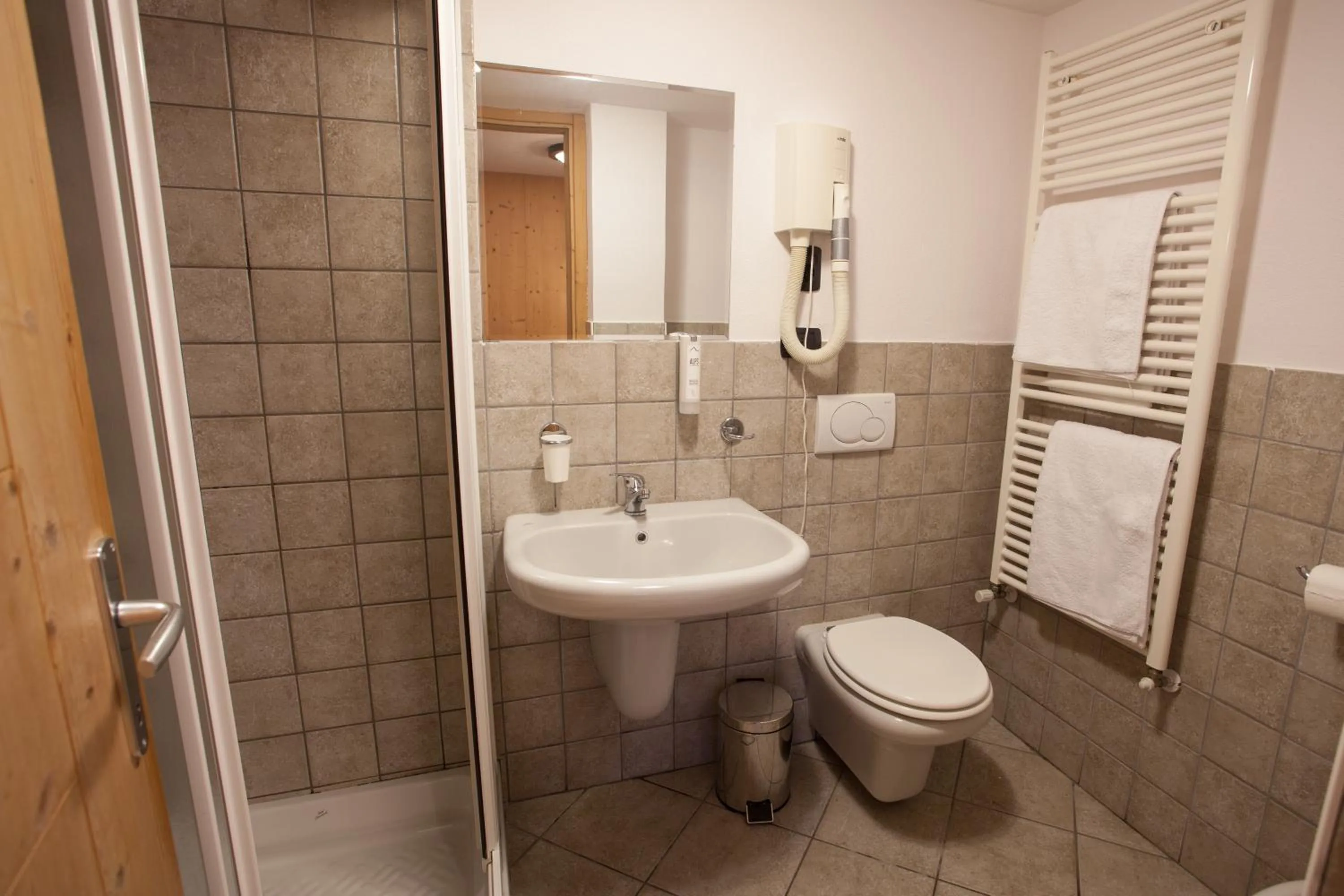 Bathroom in lareit appartamenti