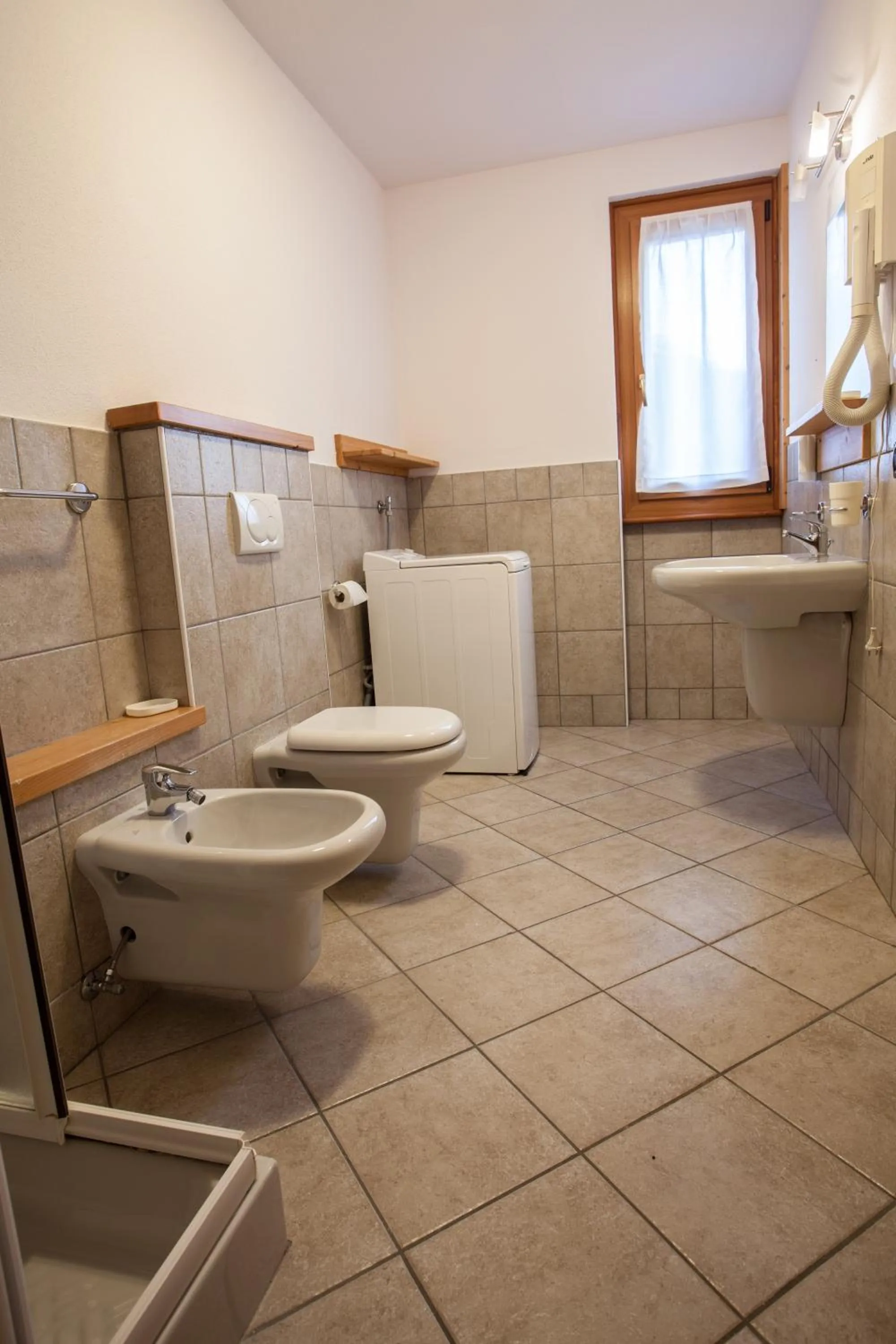 Toilet in lareit appartamenti