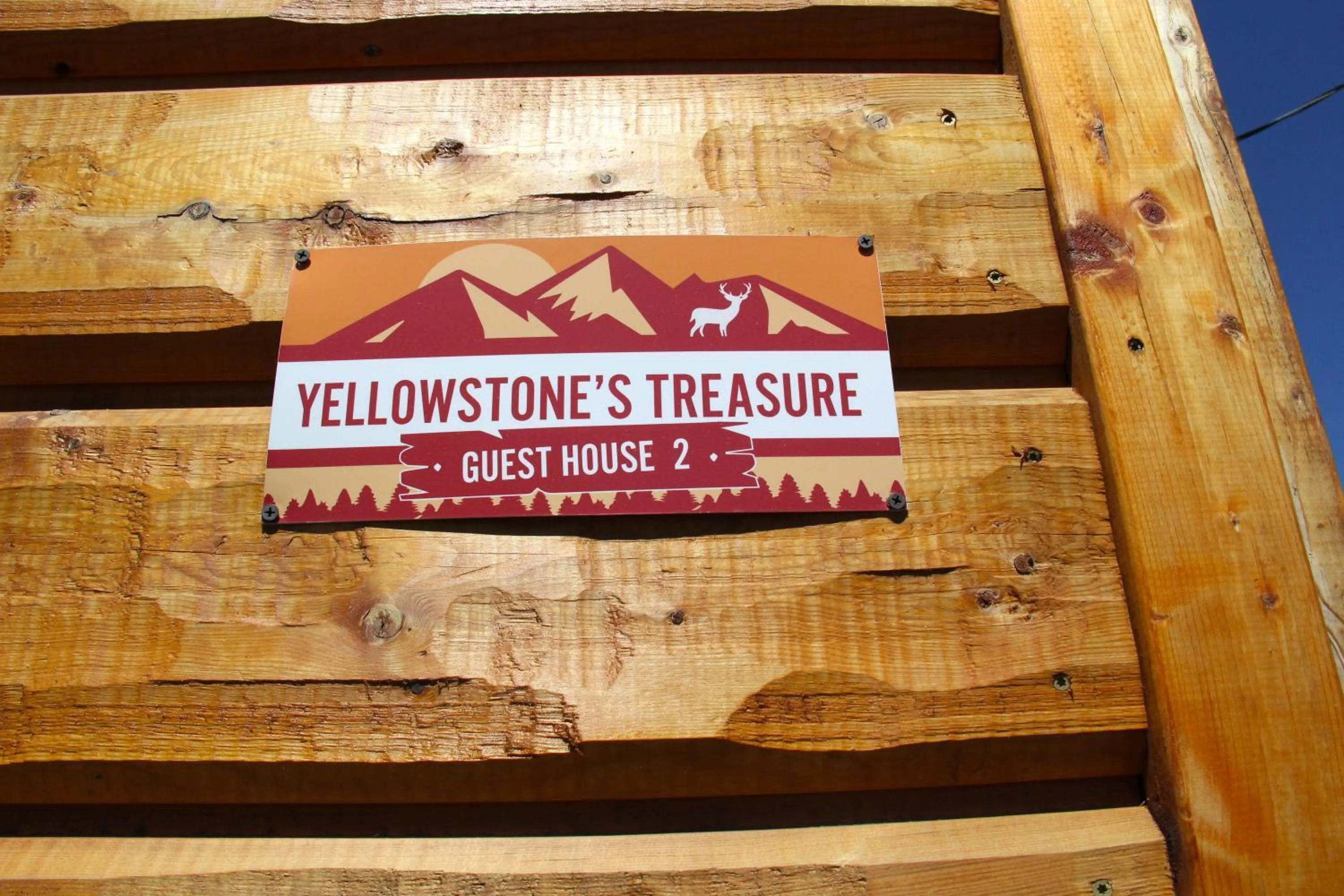 Yellowstone Treasure Guesthouses on the River
