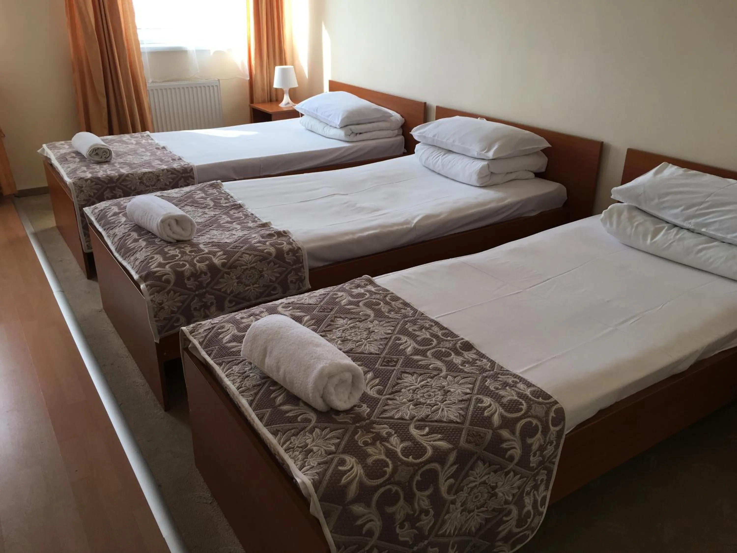 Day, Bed in Hotel Ferihegy