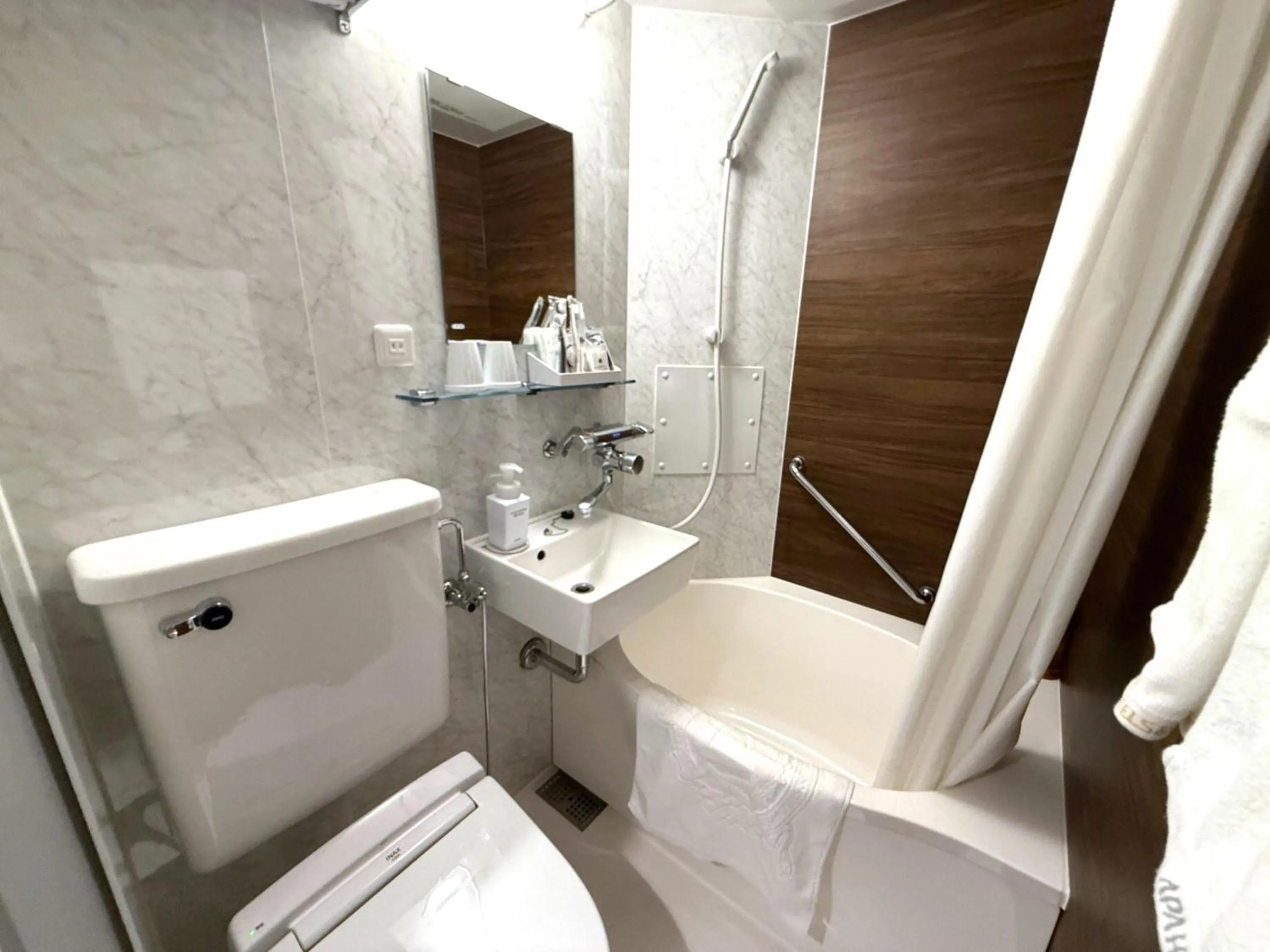 Bathroom in APA Hotel Keikyu Kamata Ekimae Nishi