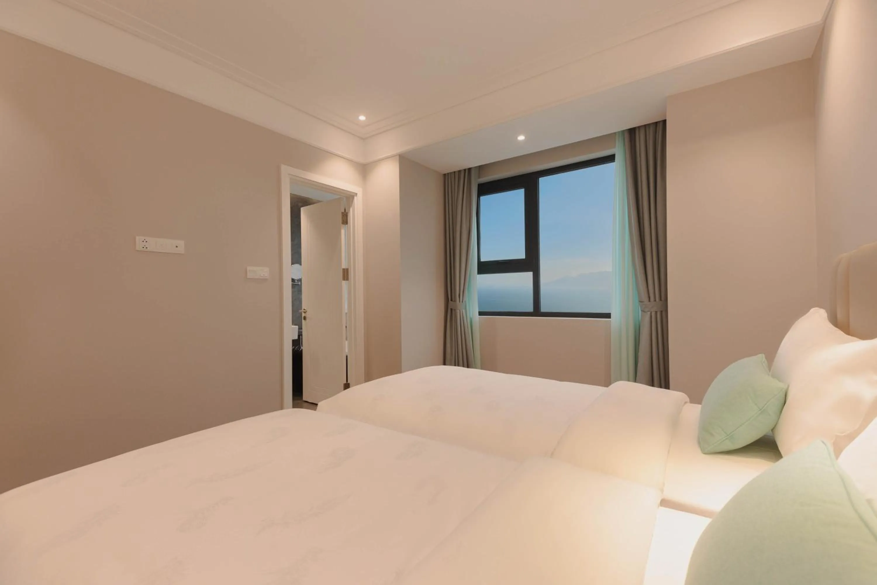 Sea view, Bed in Altara Luxury Residences Quy Nhon