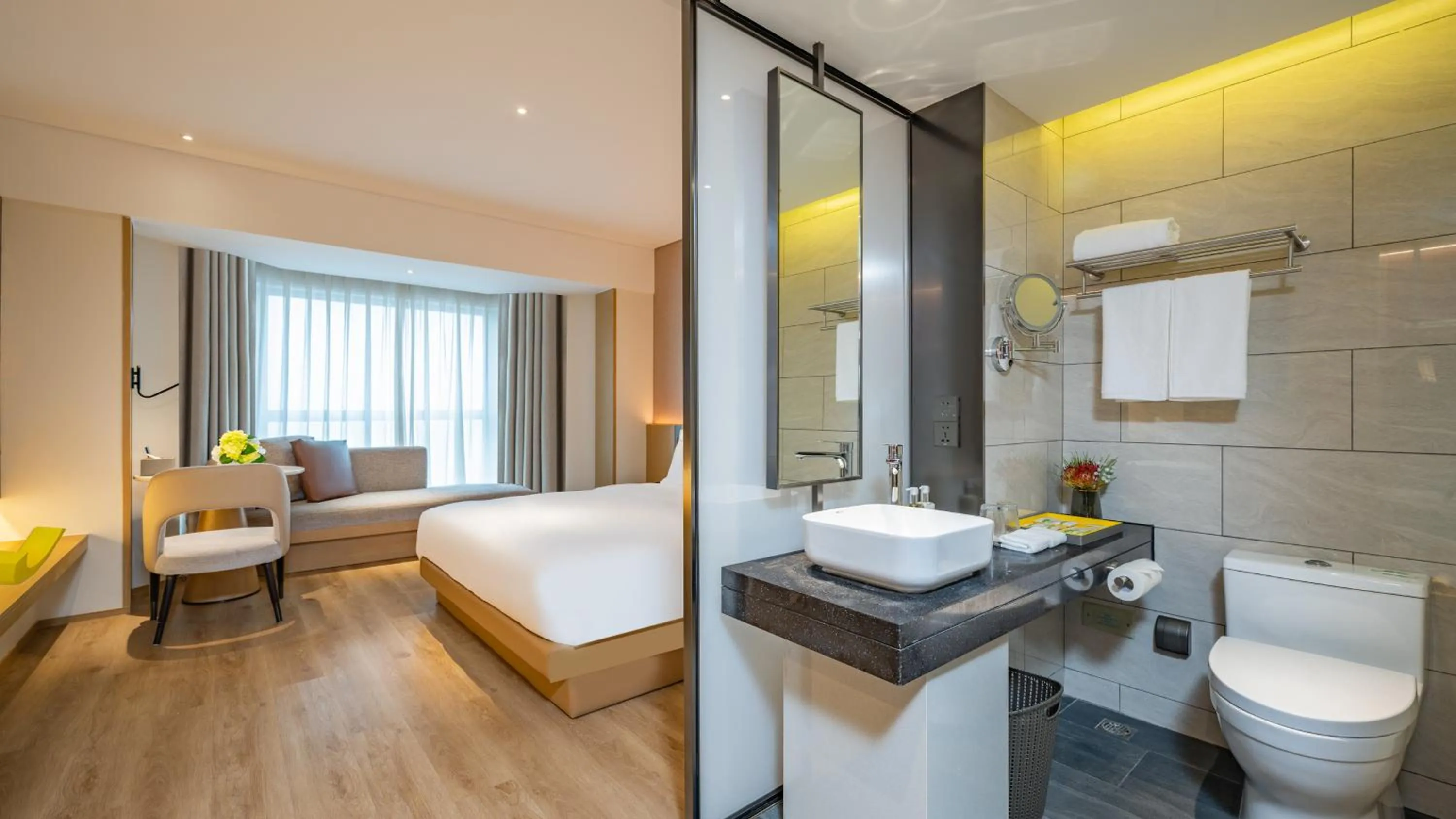 Property building, Bed in Holiday Inn Shanghai Huaxia by IHG
