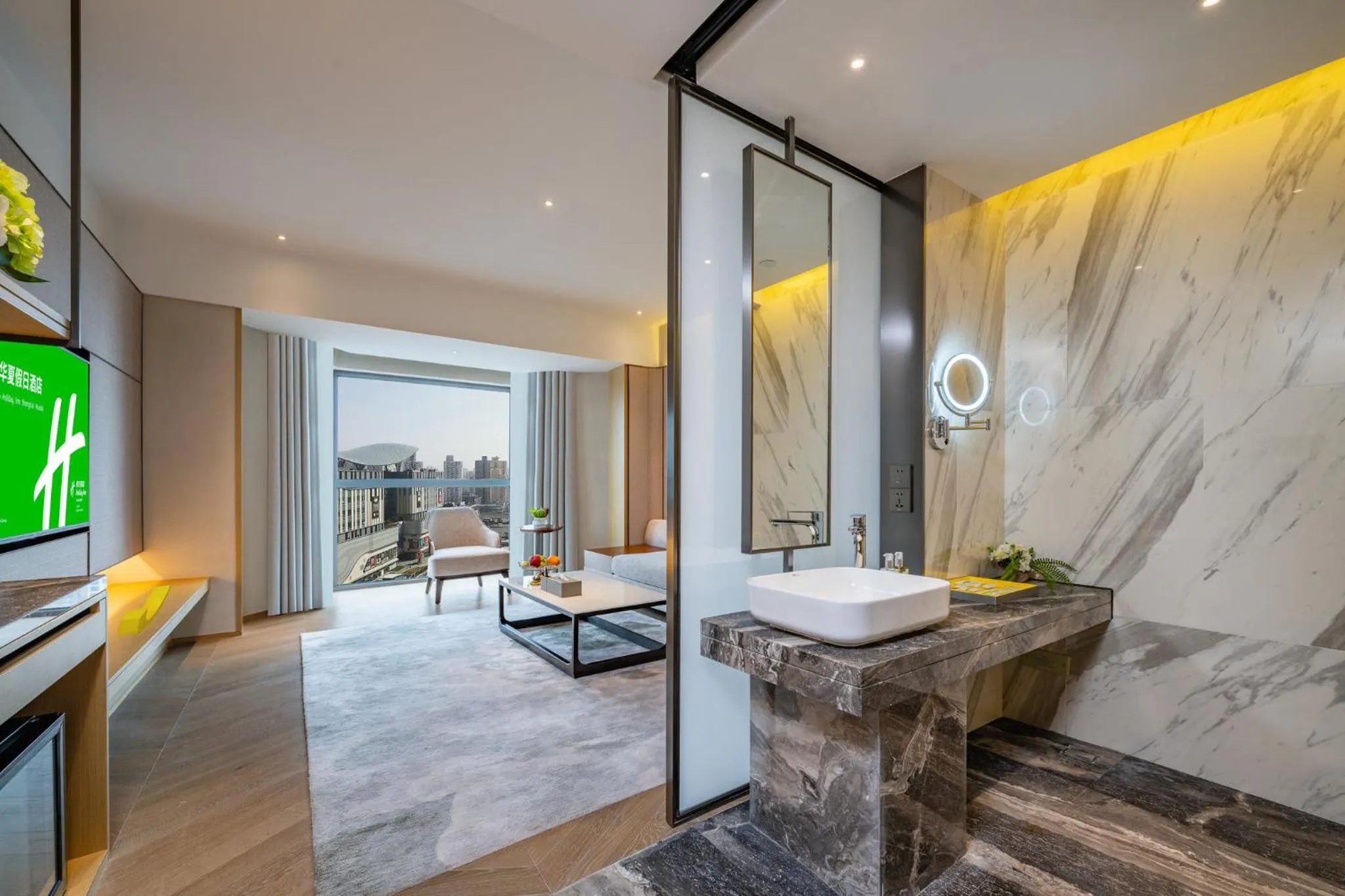 Photo of the whole room in Holiday Inn Shanghai Huaxia by IHG - overlooking city scenery at Sky View Restaurant