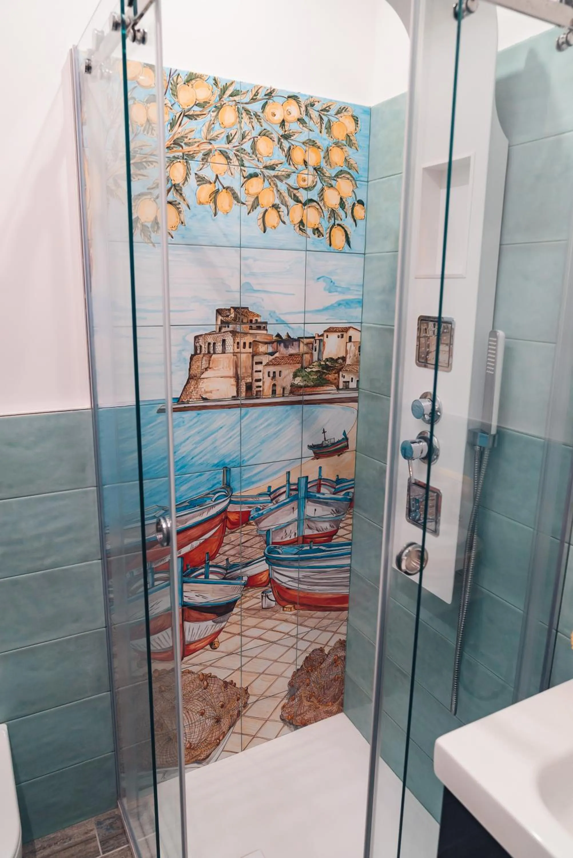 Shower in macchia mediterranea