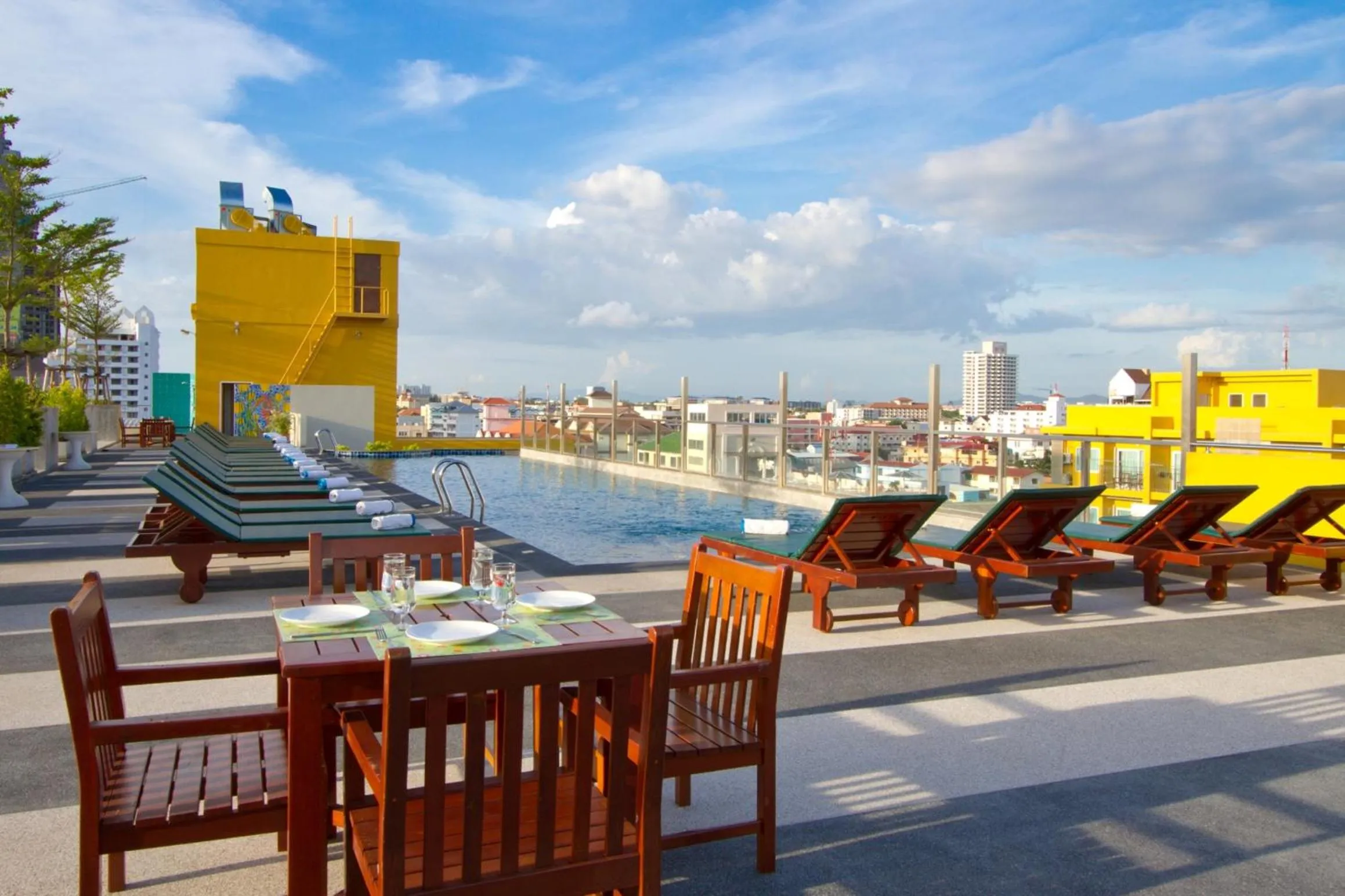 Swimming pool in Grand Bella
