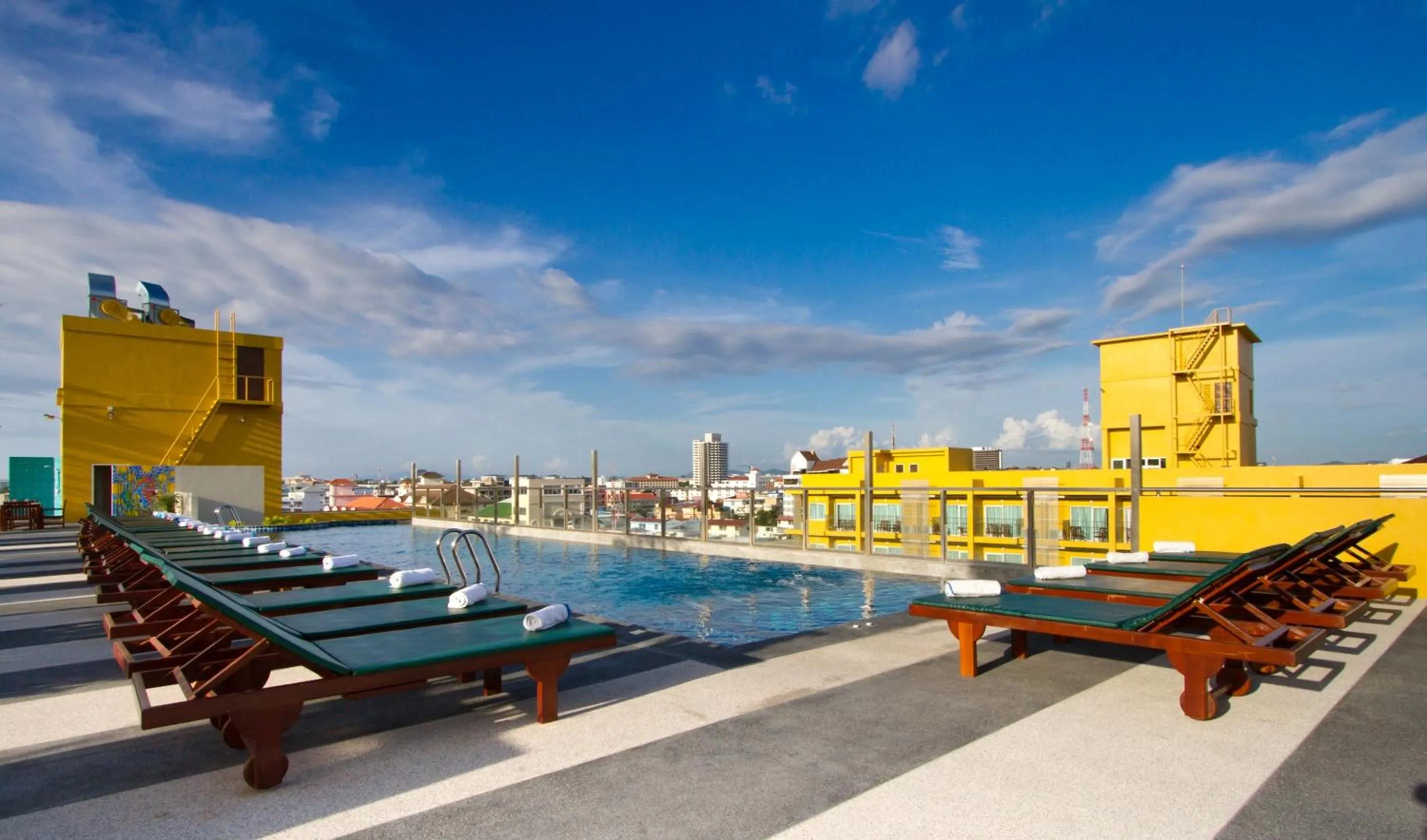 Swimming pool in Grand Bella