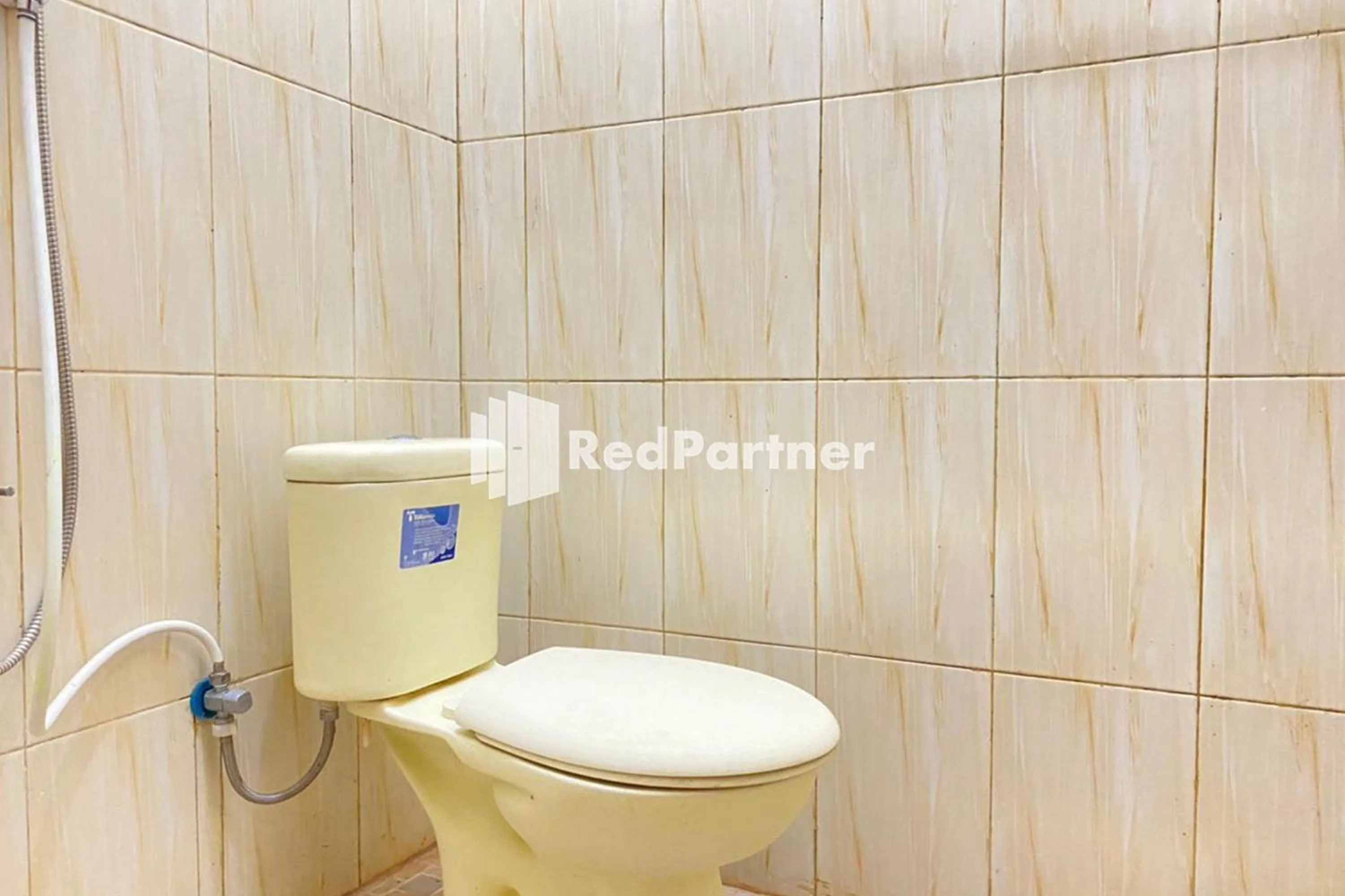 Bathroom in Homestay Syariah Callista Bantaeng Mitra RedDoorz