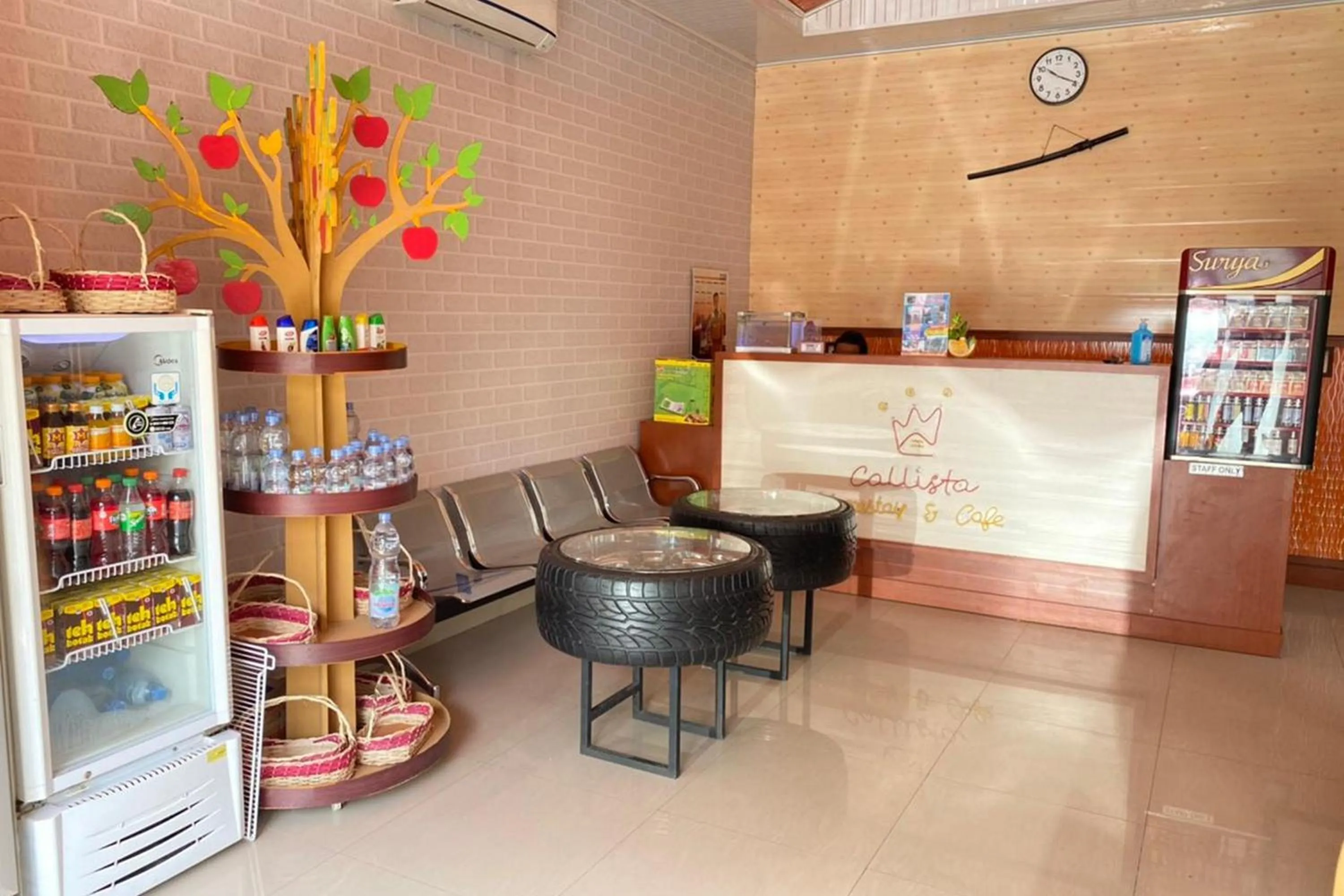 Lobby or reception in Homestay Syariah Callista Bantaeng Mitra RedDoorz