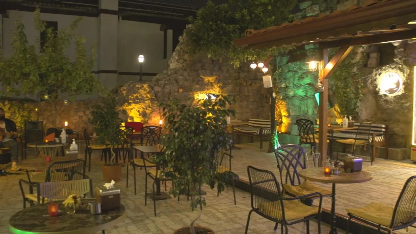 Restaurant/places to eat in Tu Casa Linda