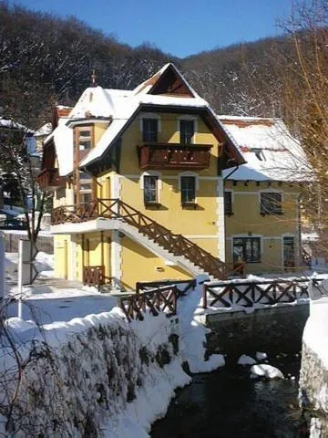 Facade/entrance in Hotel Szeleta