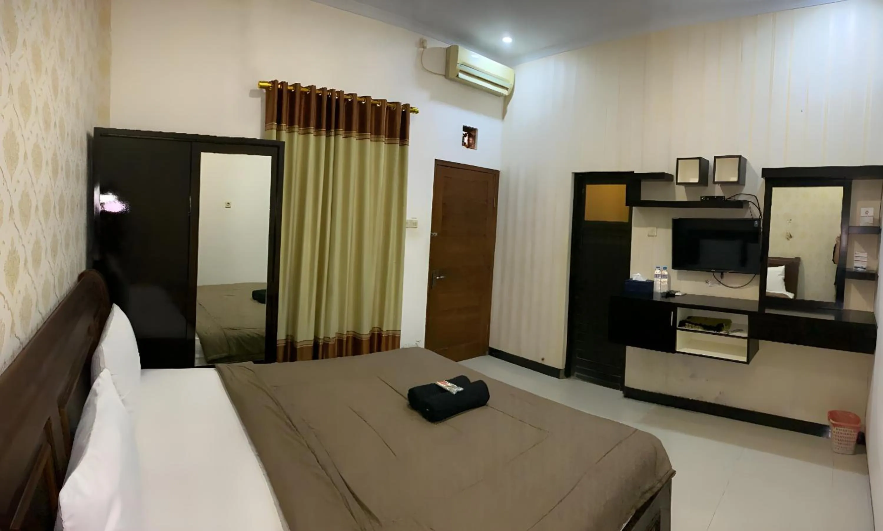 Bed in Prime Adisucipto Hotel