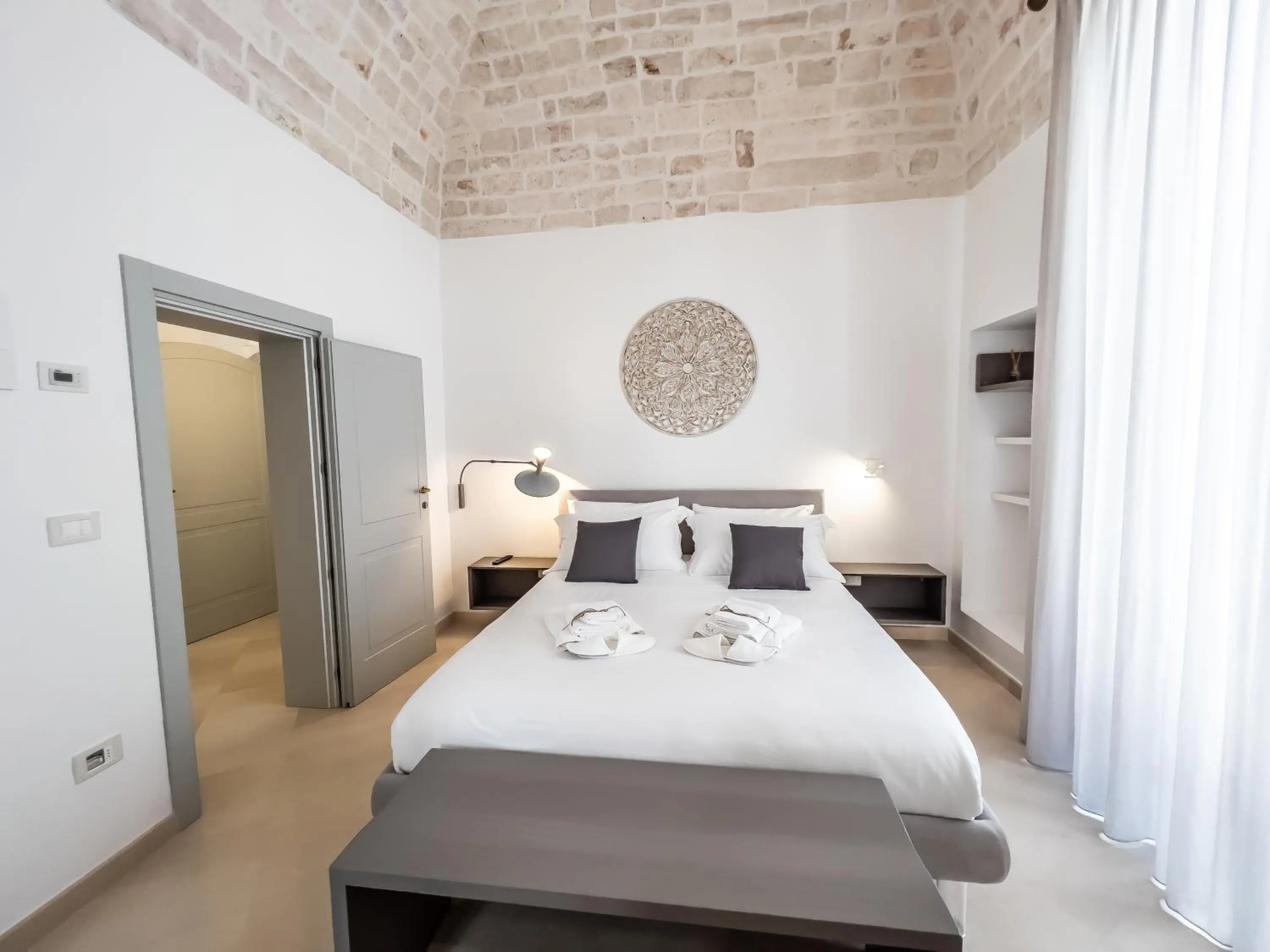 King Room with Balcony in Domus San Giovanni