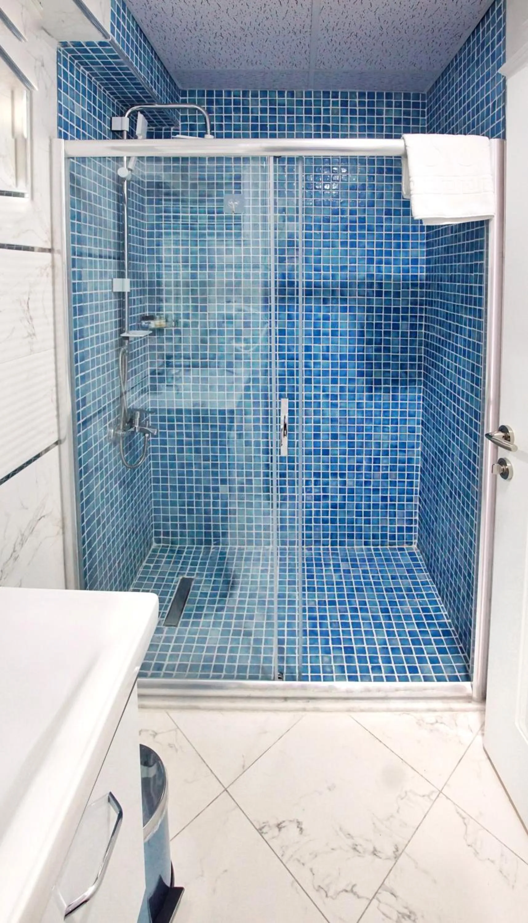 Shower in Cape Palace Hotel