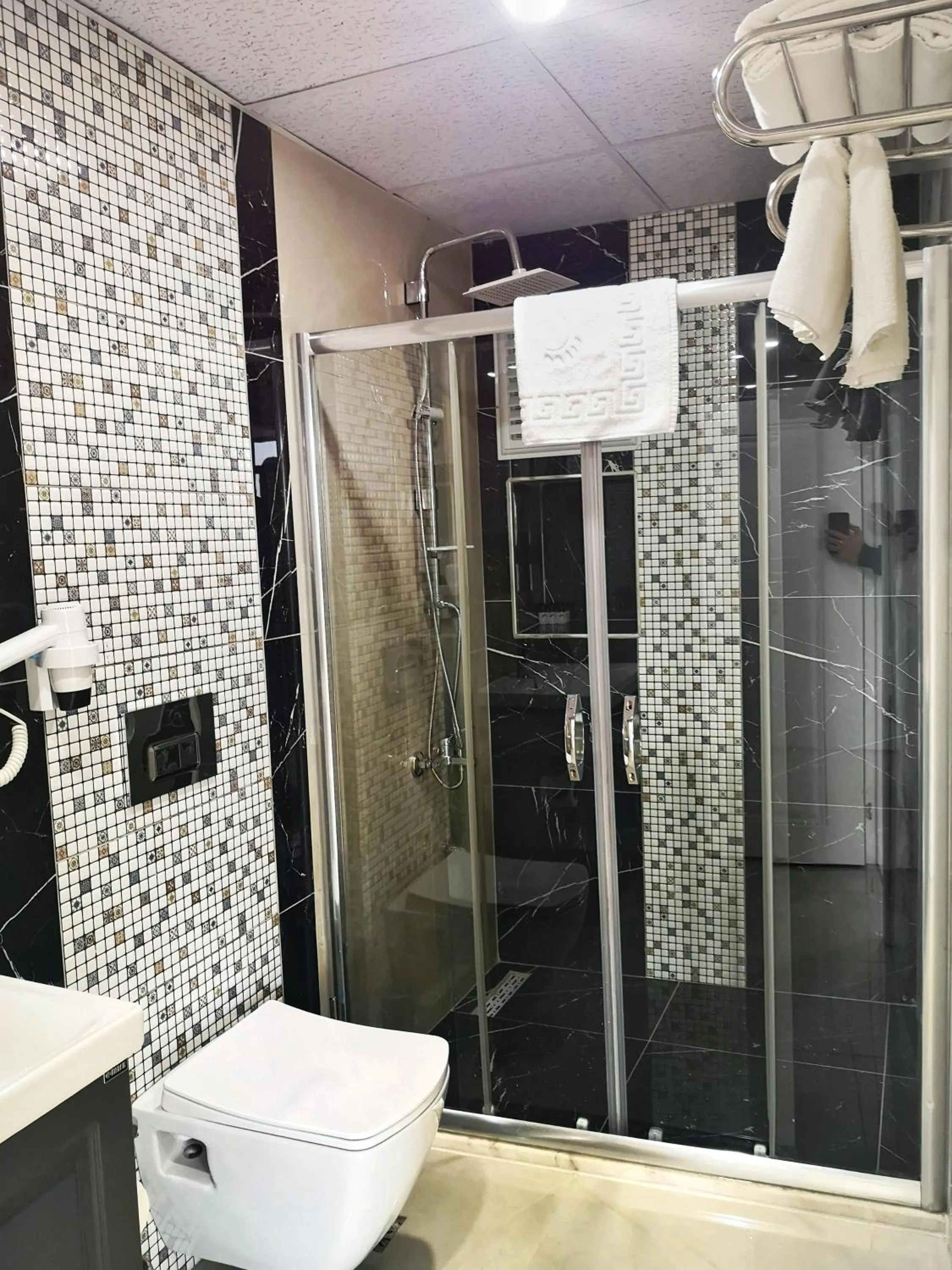 Shower in Cape Palace Hotel