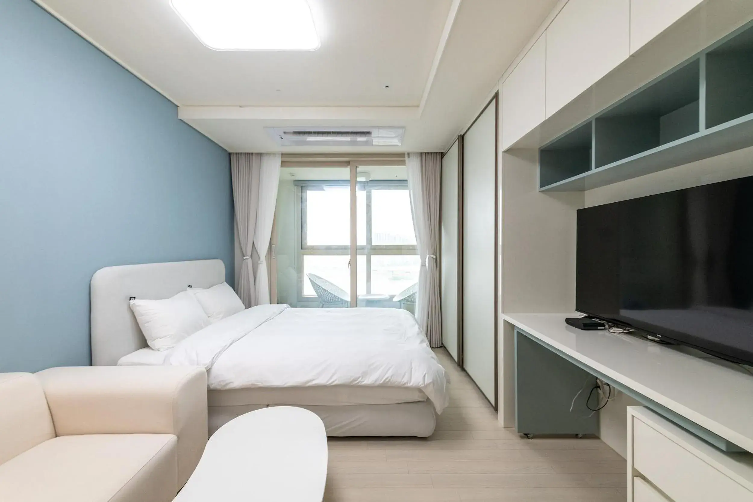 Queen Studio in The November Stay In landmark Queen Studio in The November Stay In landmark