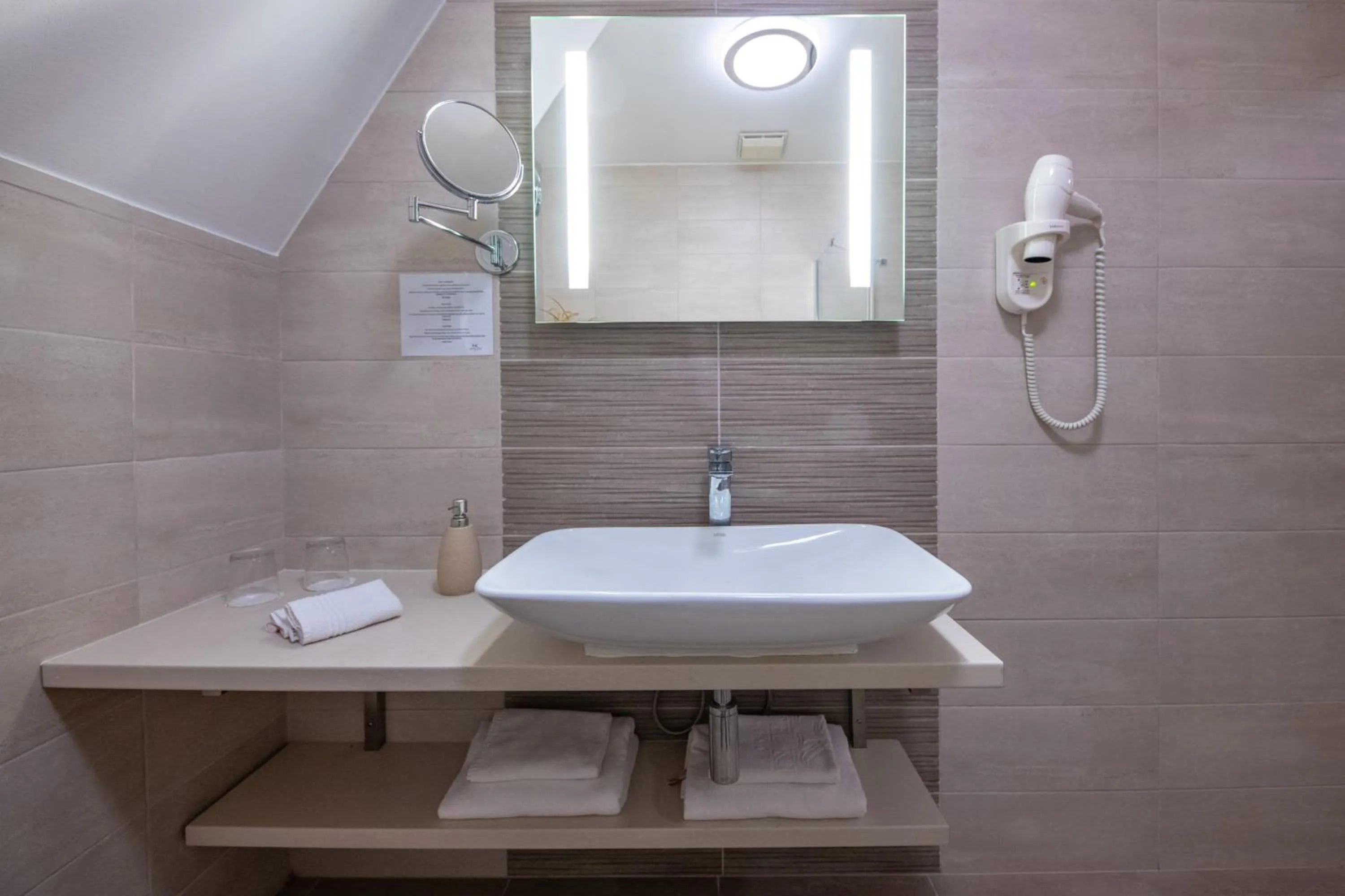 Bathroom in Hotel Kiss