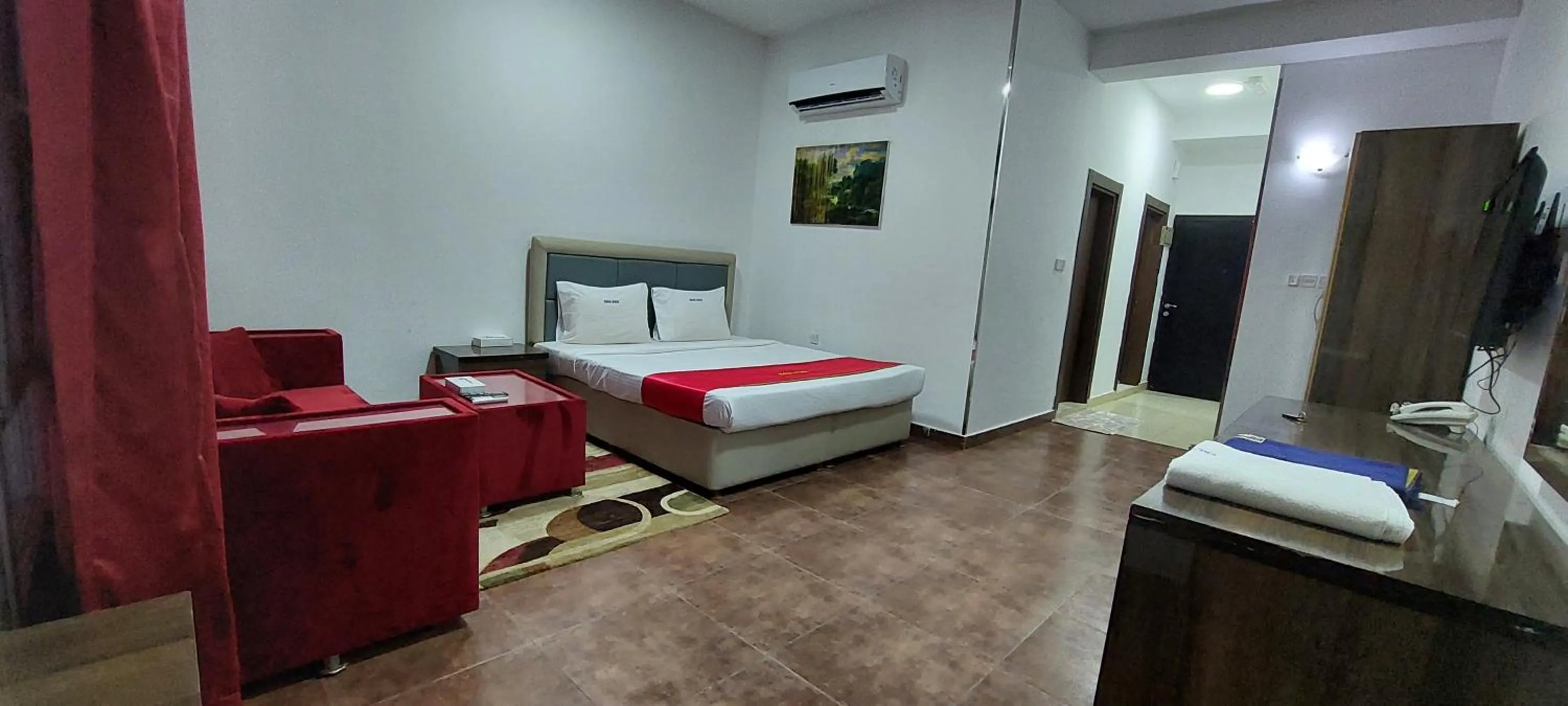 Photo of the whole room, Bed in EMAN HOUSE