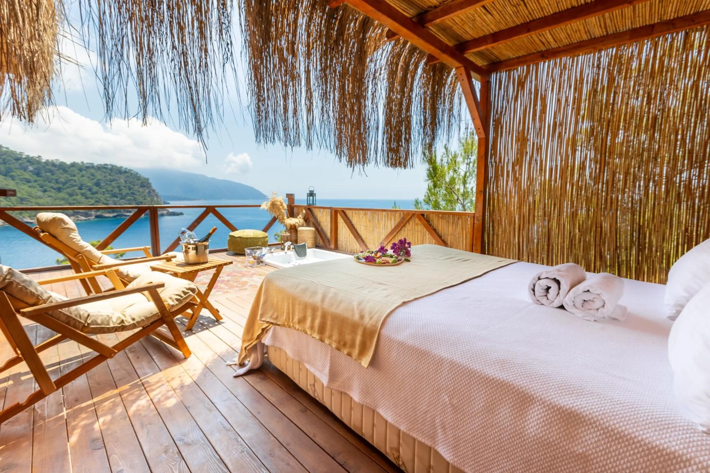Bed in La Boheme Kabak Adults Only