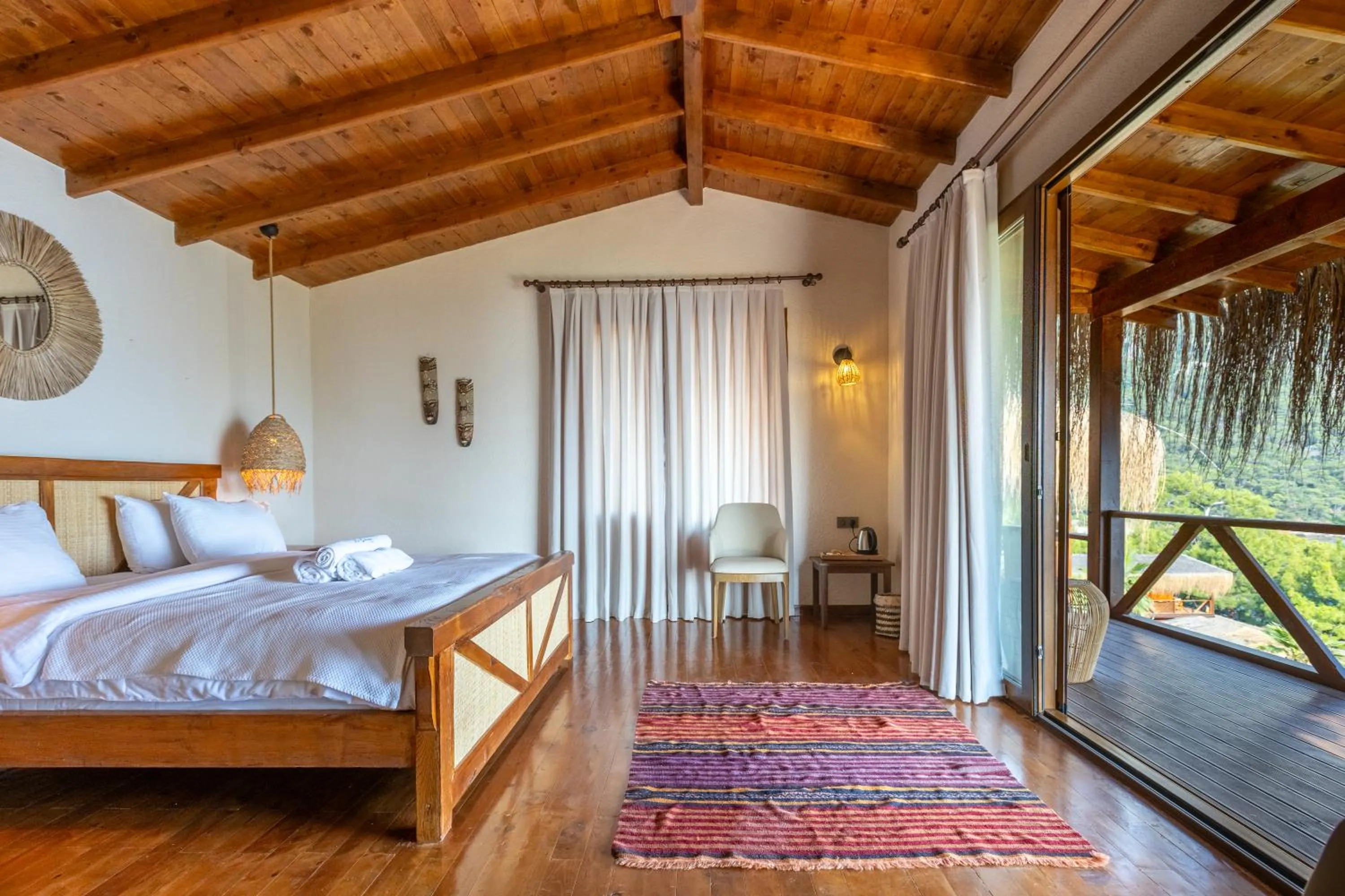 Bed in La Boheme Kabak Adults Only